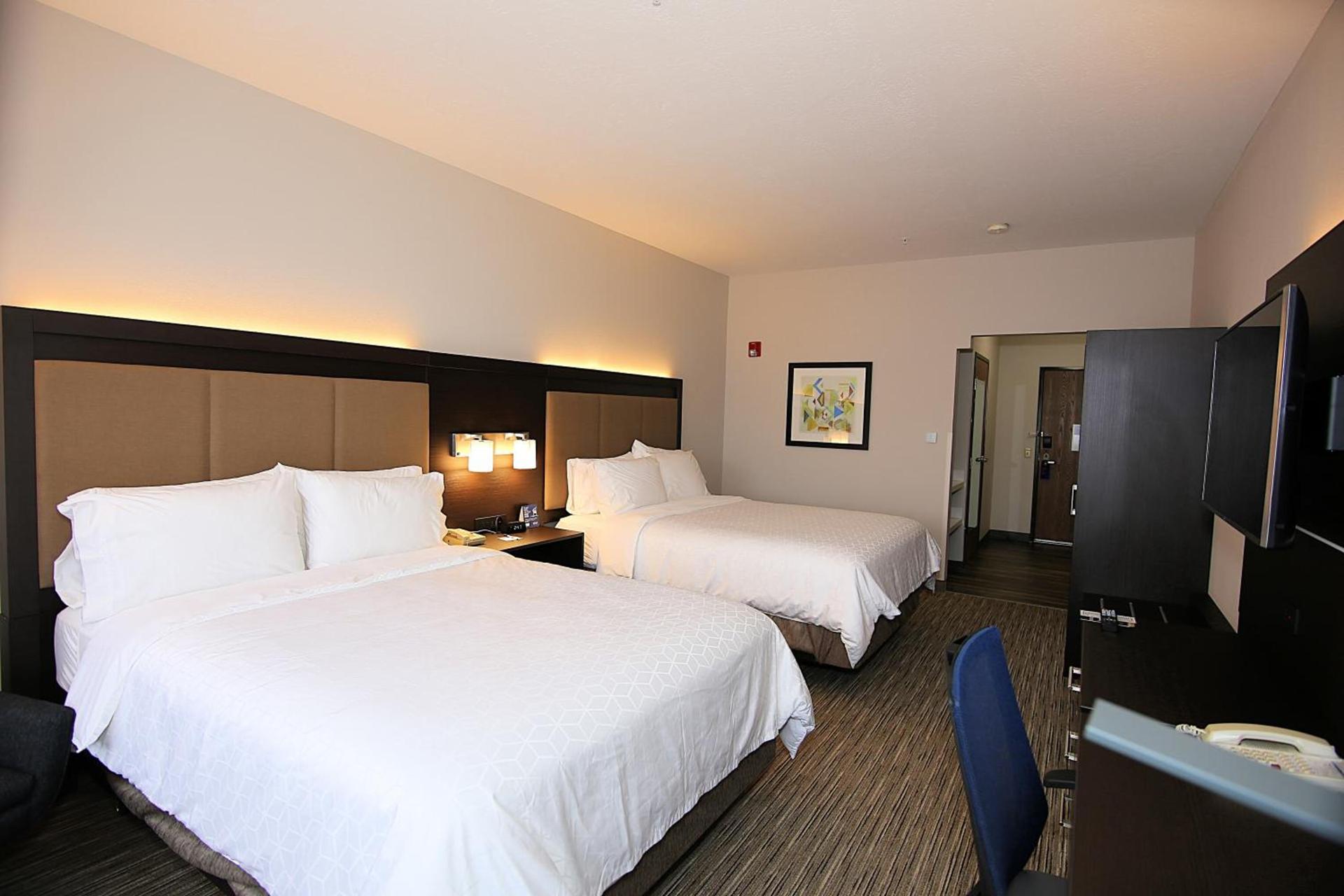 Holiday Inn Express Hotel & Suites Ashland by IHG photo 3