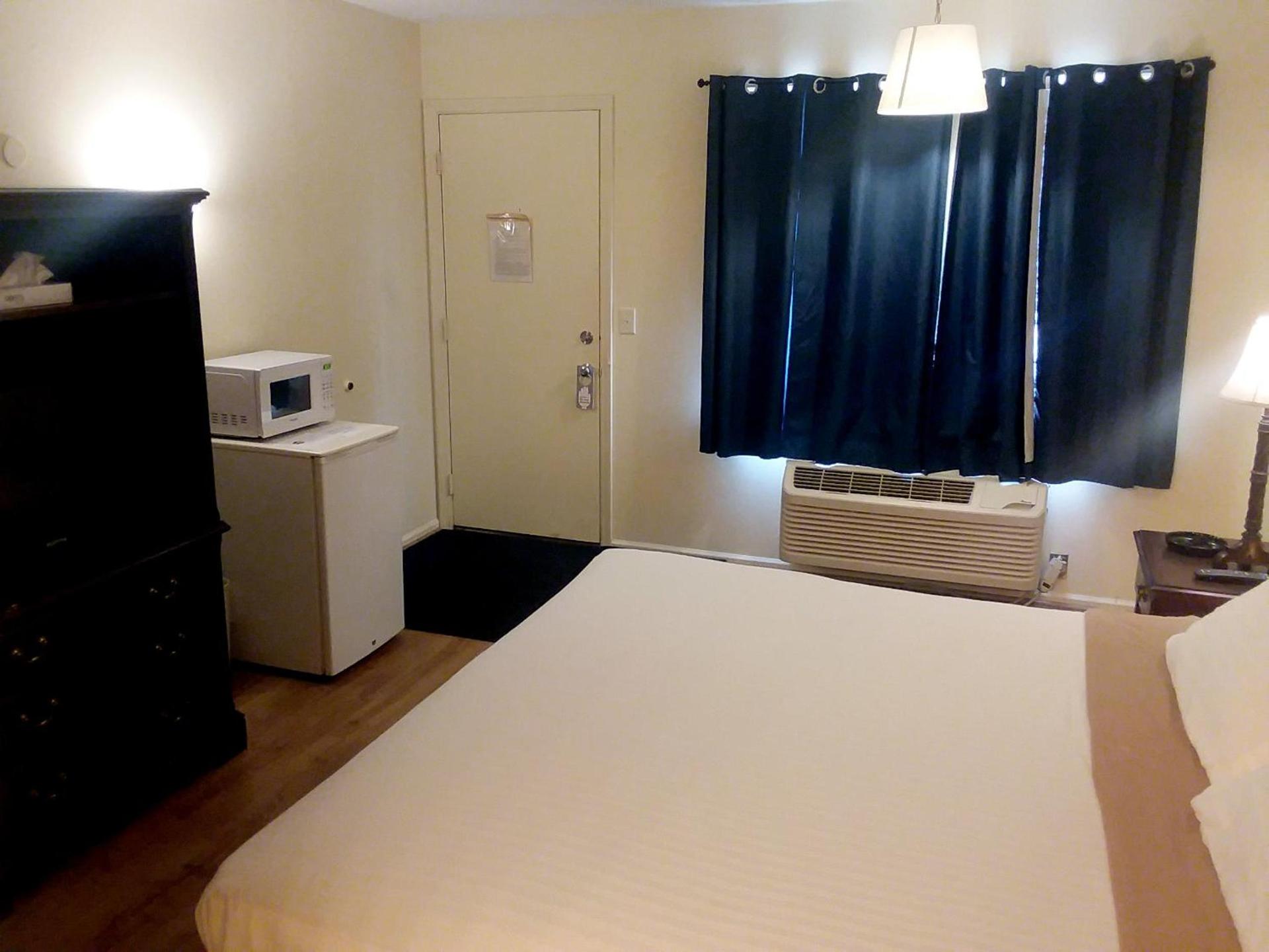 Walton Inn photo 8