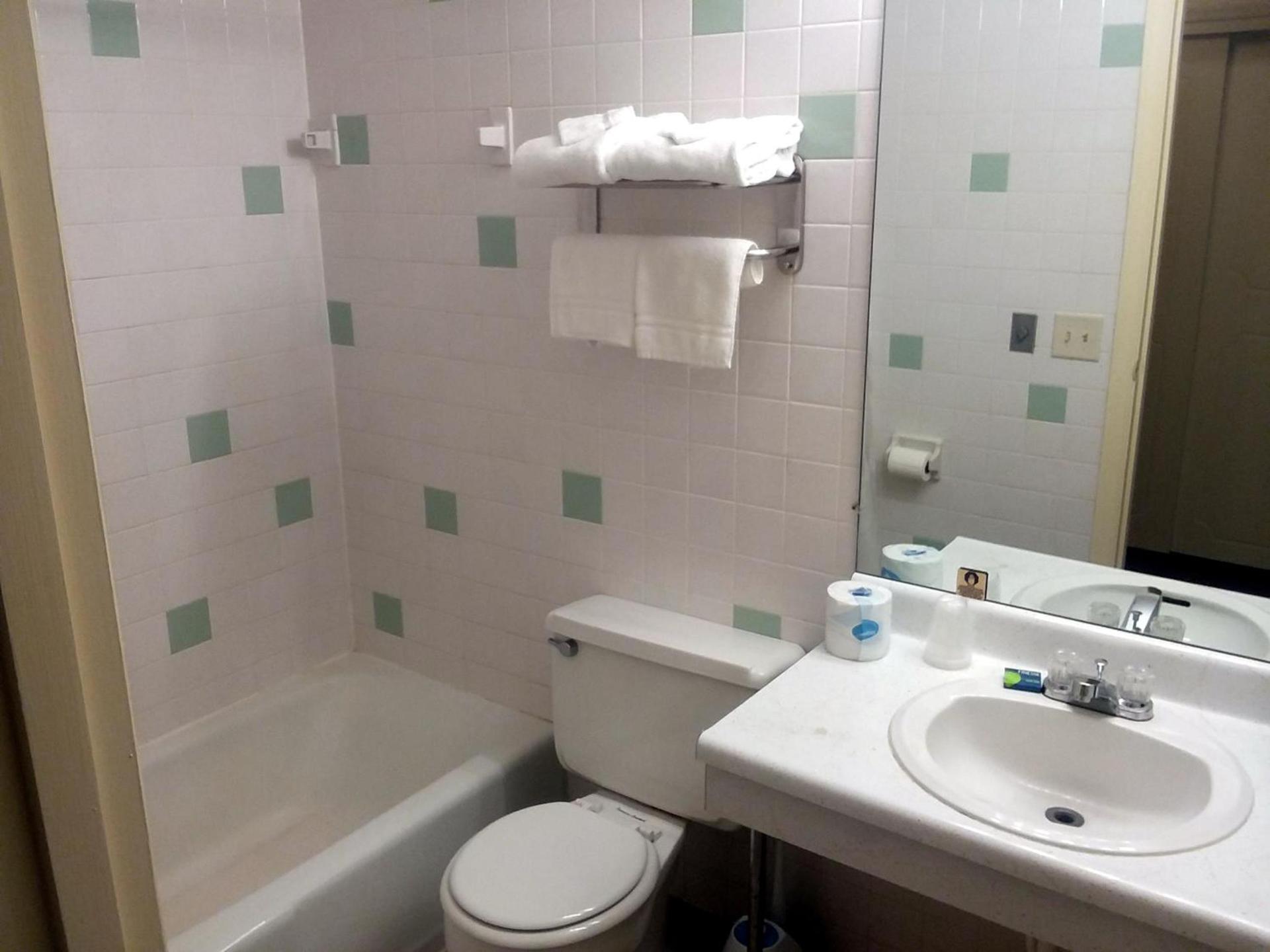 Walton Inn photo 16