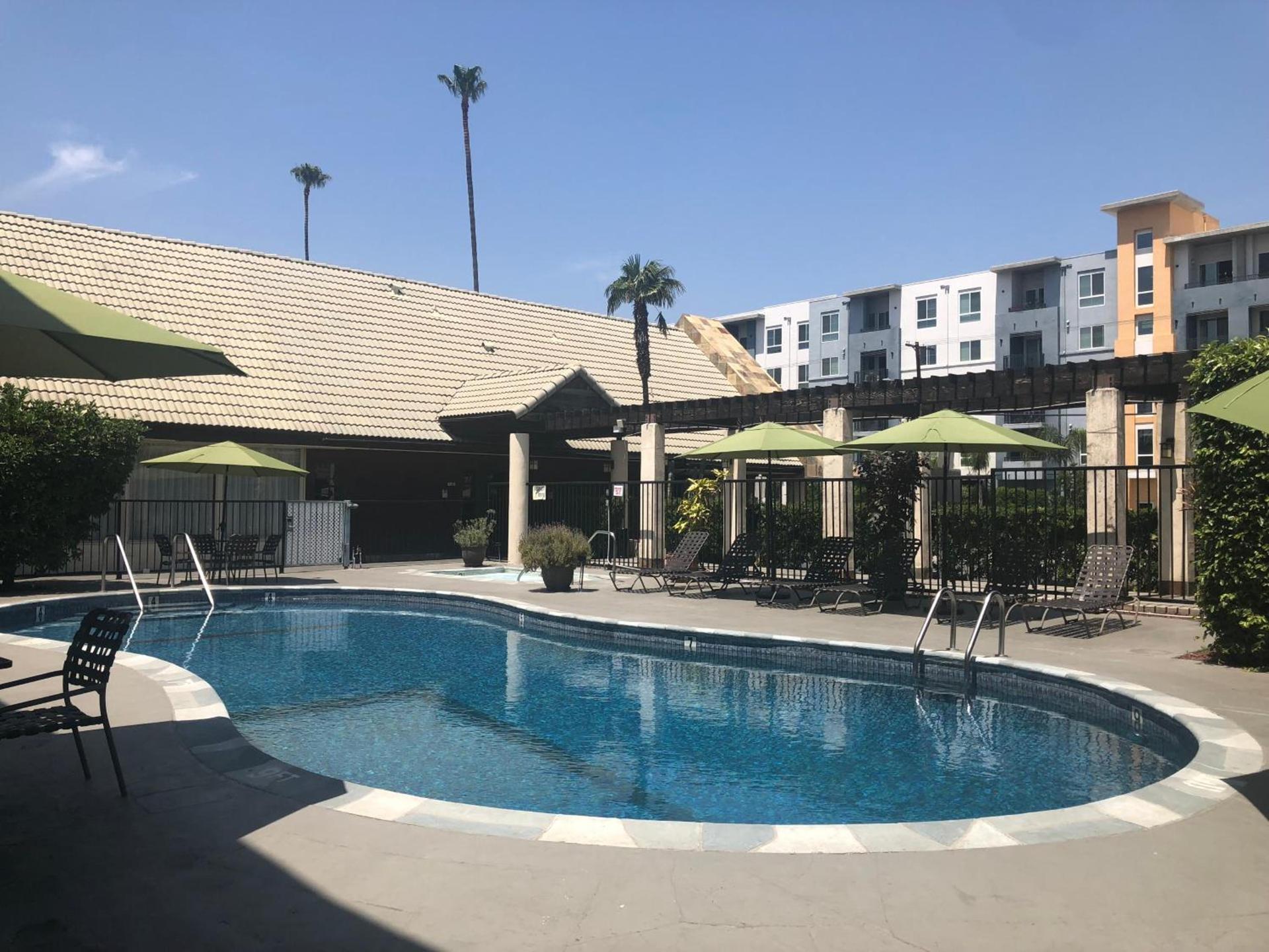Mikado Hotel - Universal Studios-Burbank photo 6