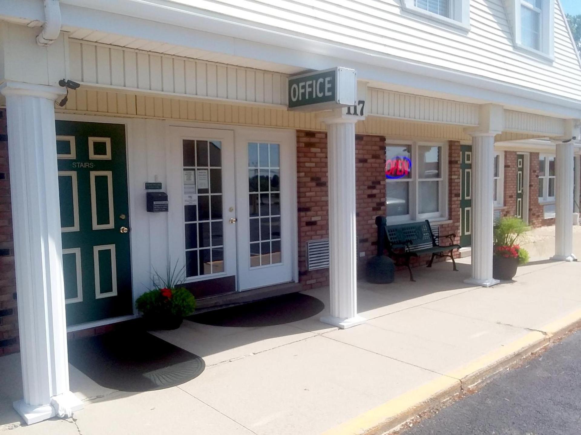 Walton Inn photo 2
