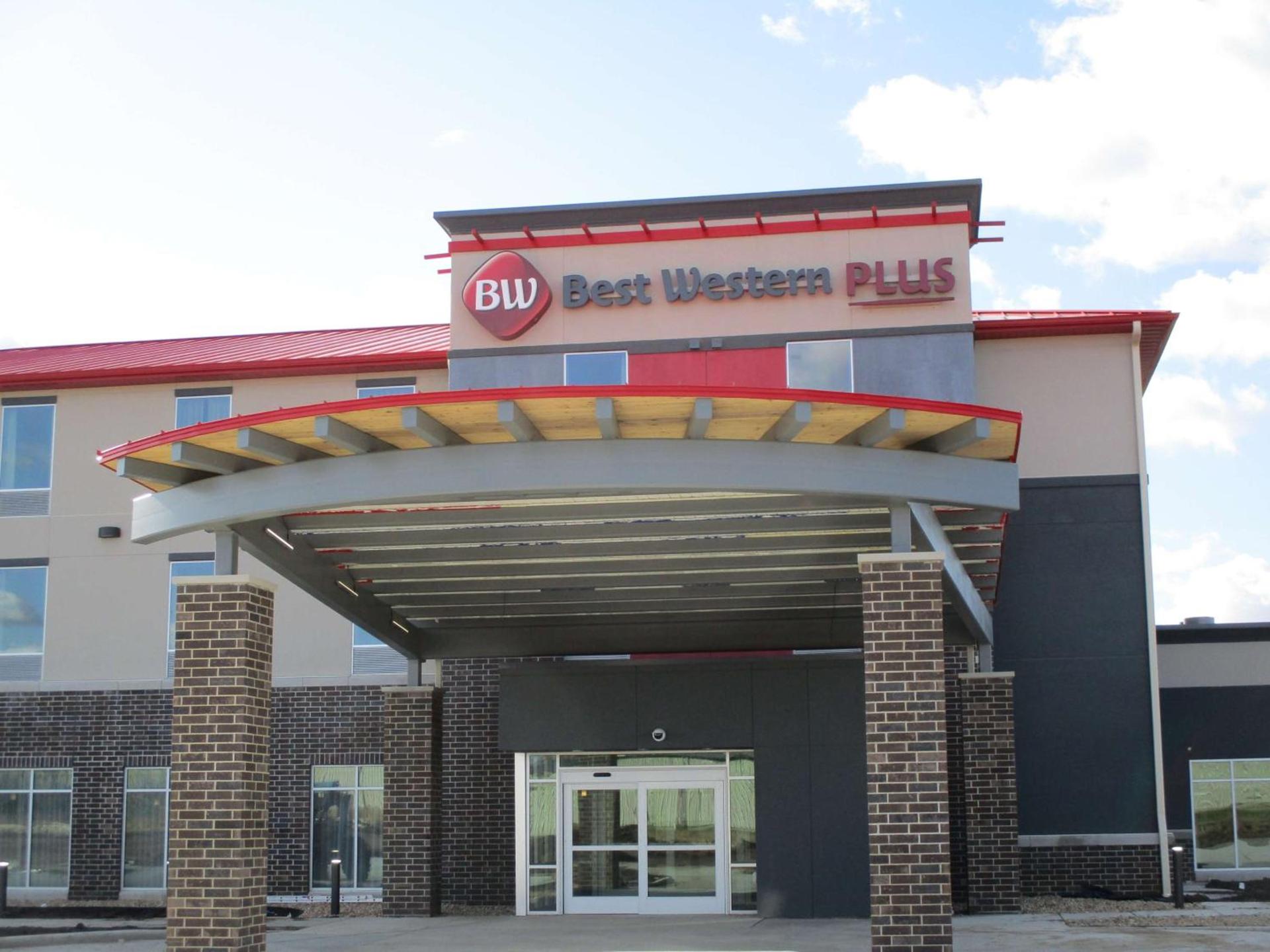 Best Western Plus Lakeview Hotel photo 1