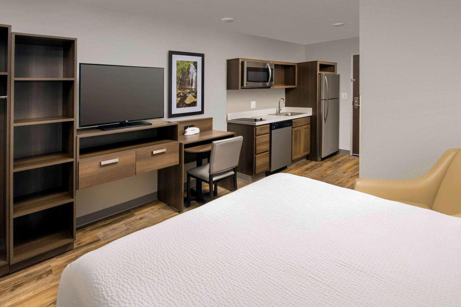 Woodspring Suites Cherry Hill photo 9