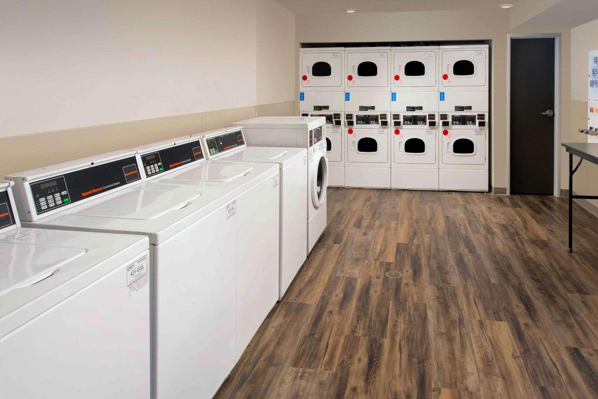 Woodspring Suites Cherry Hill photo 12