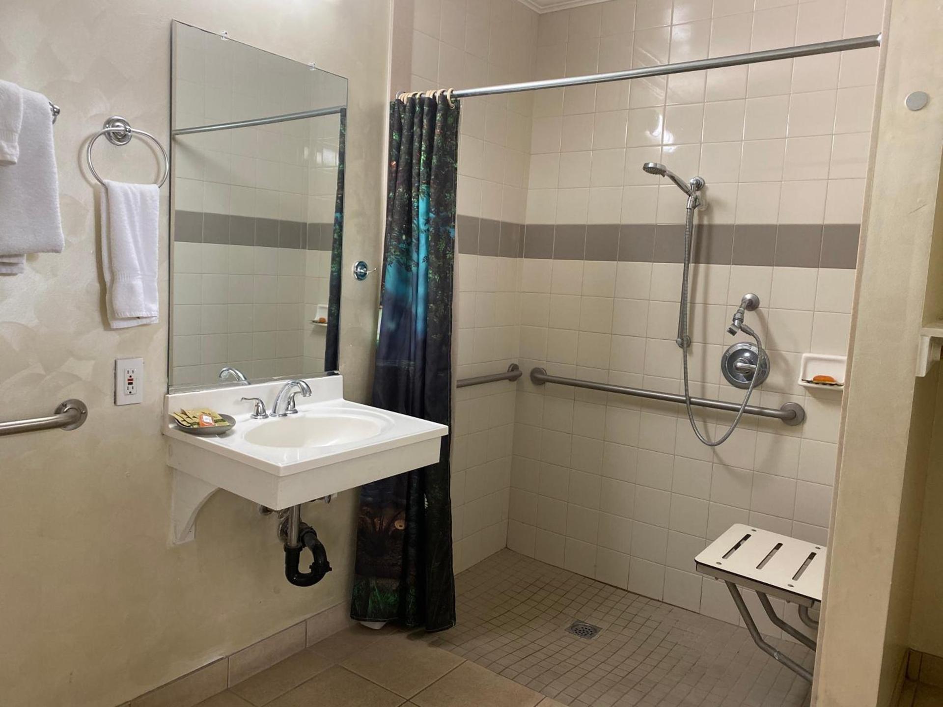 Villa Park Motel photo 17