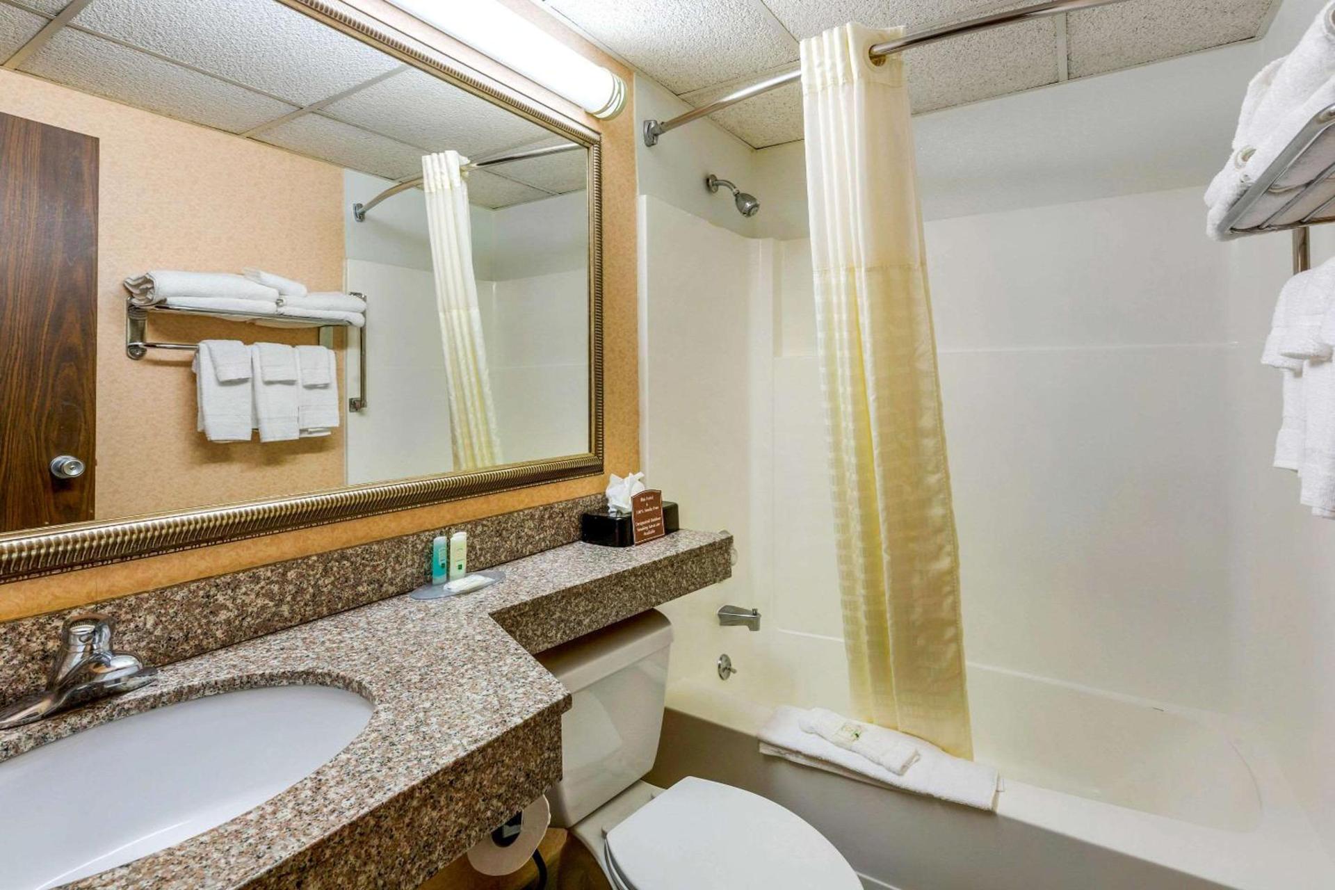Quality Inn Old Saybrook - Westbrook photo 21