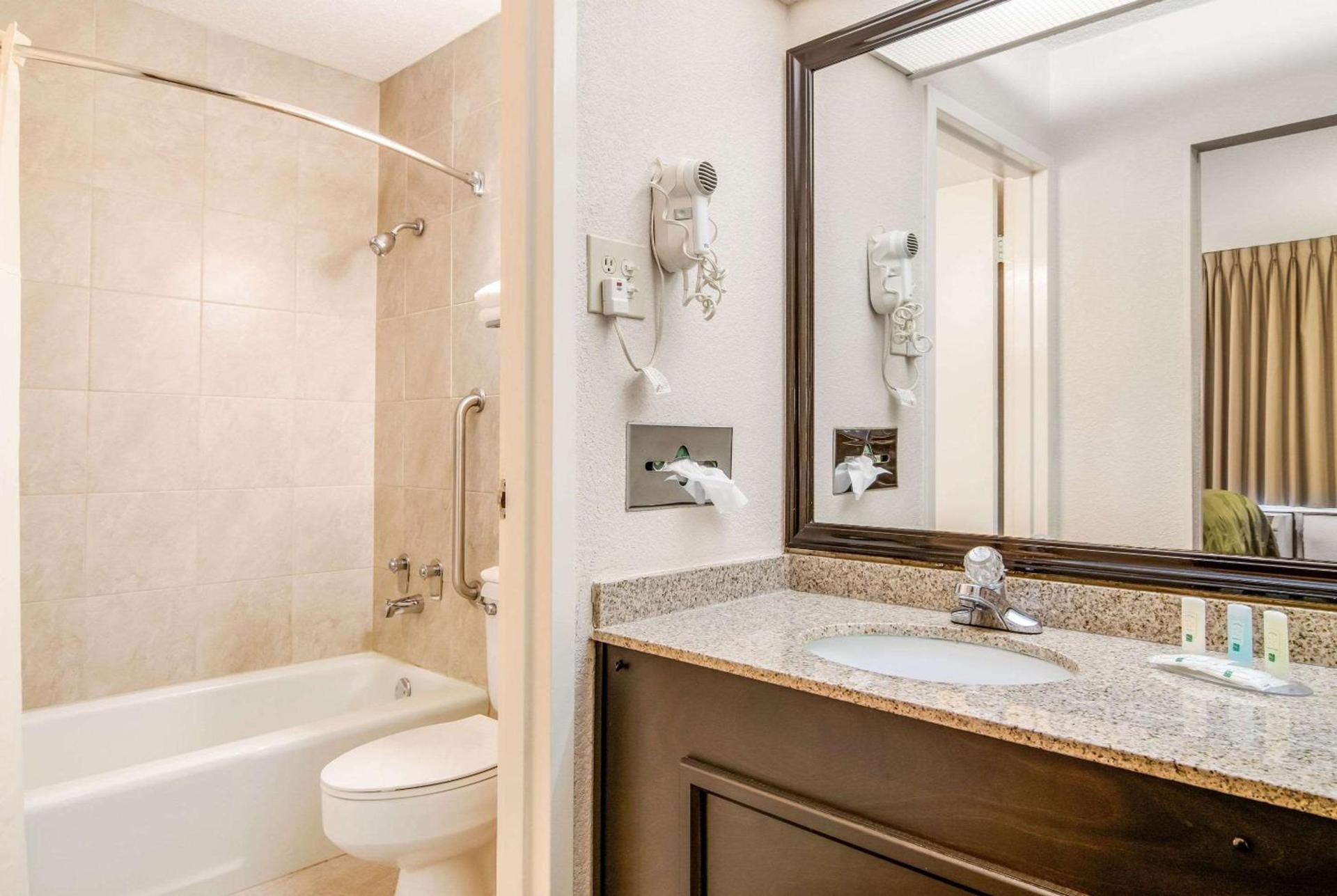 Quality Inn Suwanee I-85 photo 3