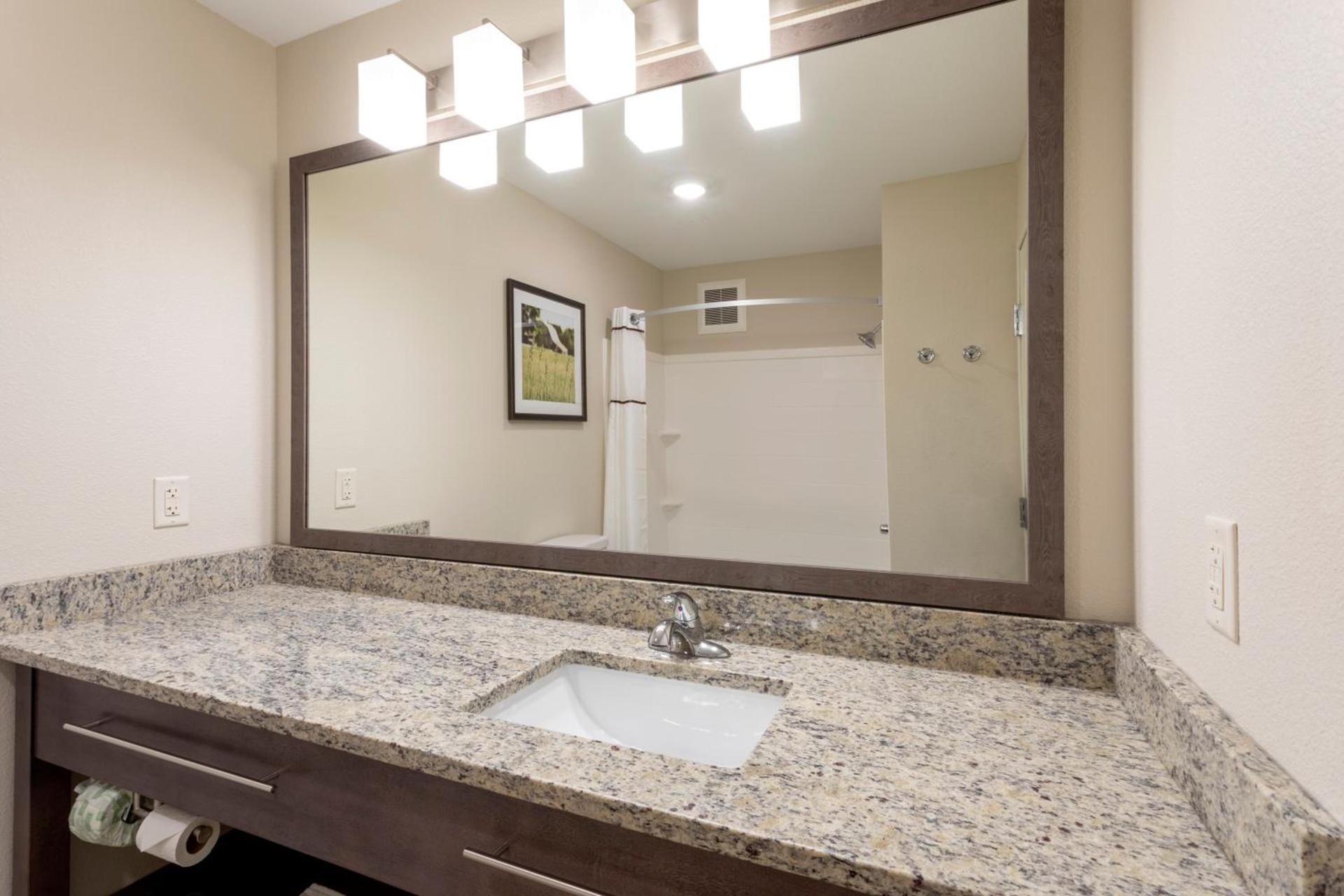 GrandStay Hotel & Suites photo 7
