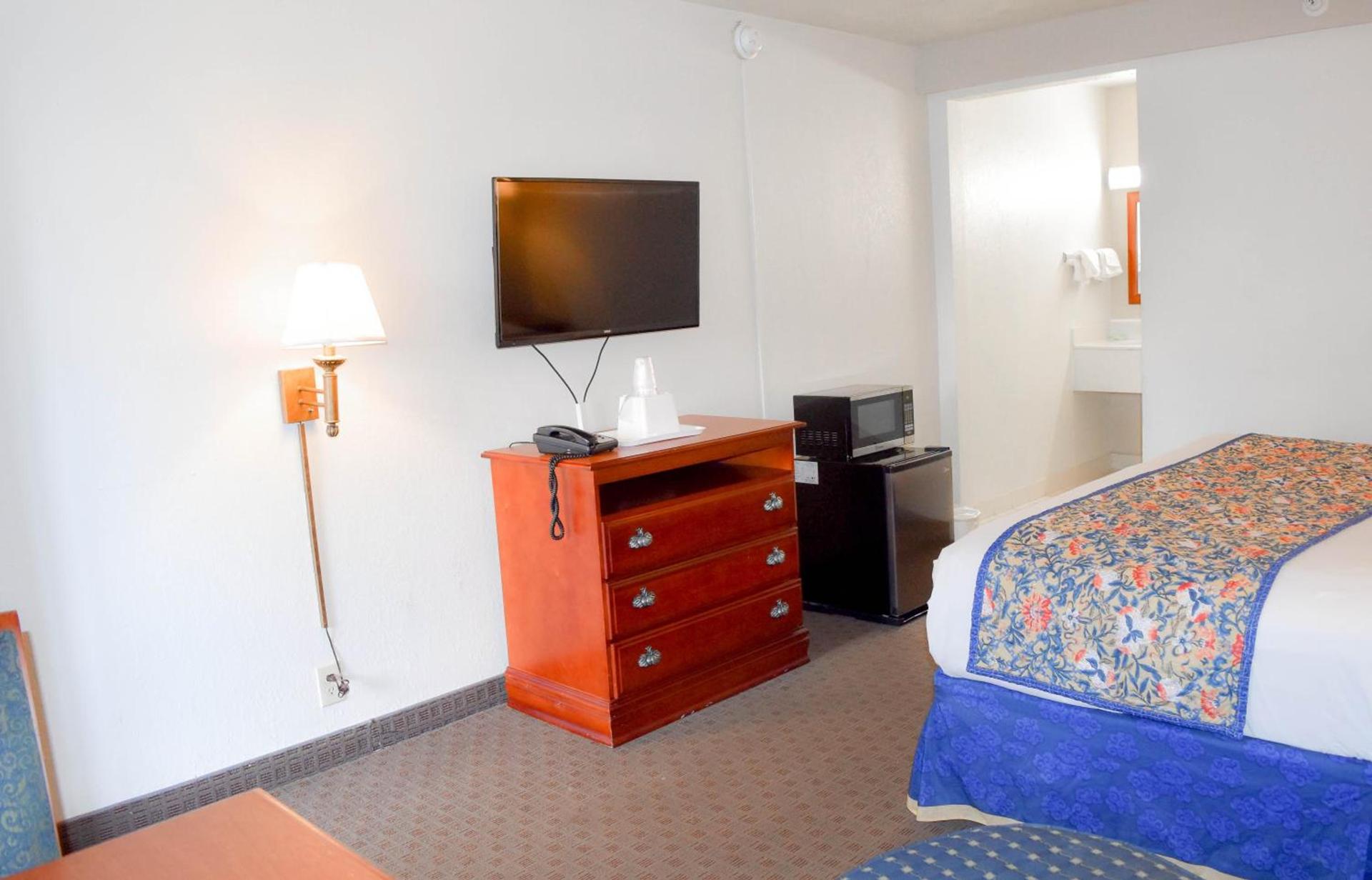 Attleboro Motor Inn photo 10