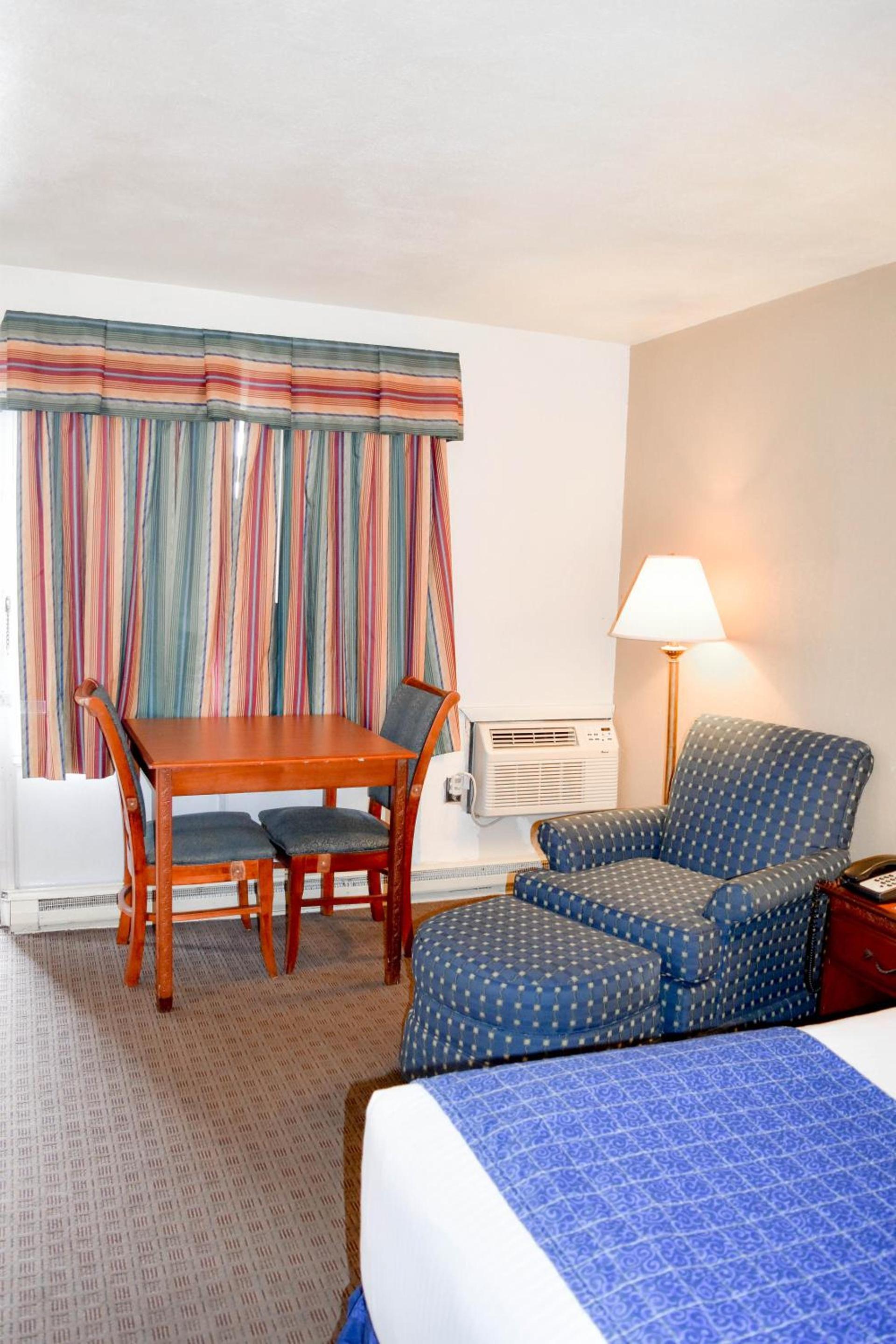 Attleboro Motor Inn photo 12
