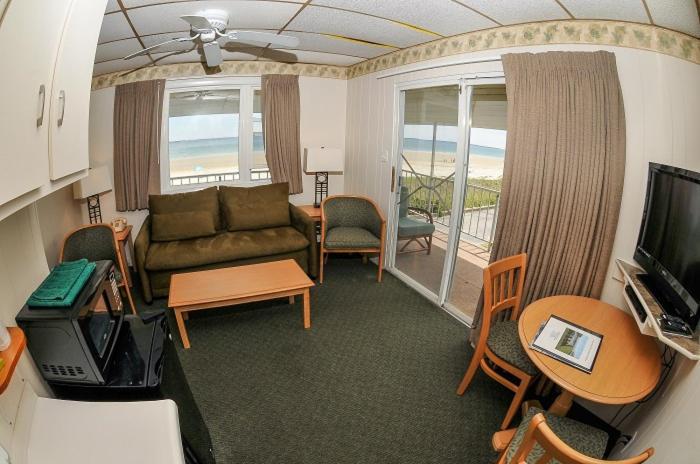 Friendship Oceanfront Suites photo 27