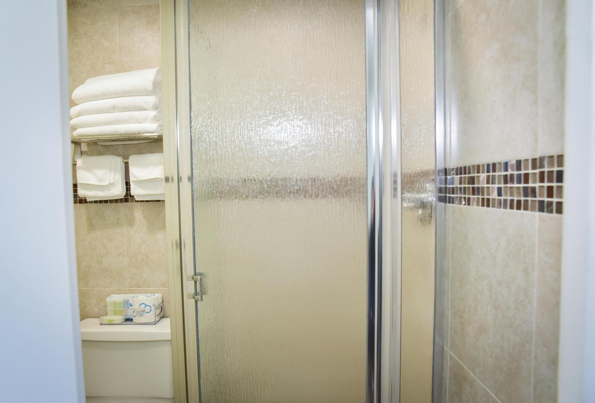 Friendship Oceanfront Suites photo 26