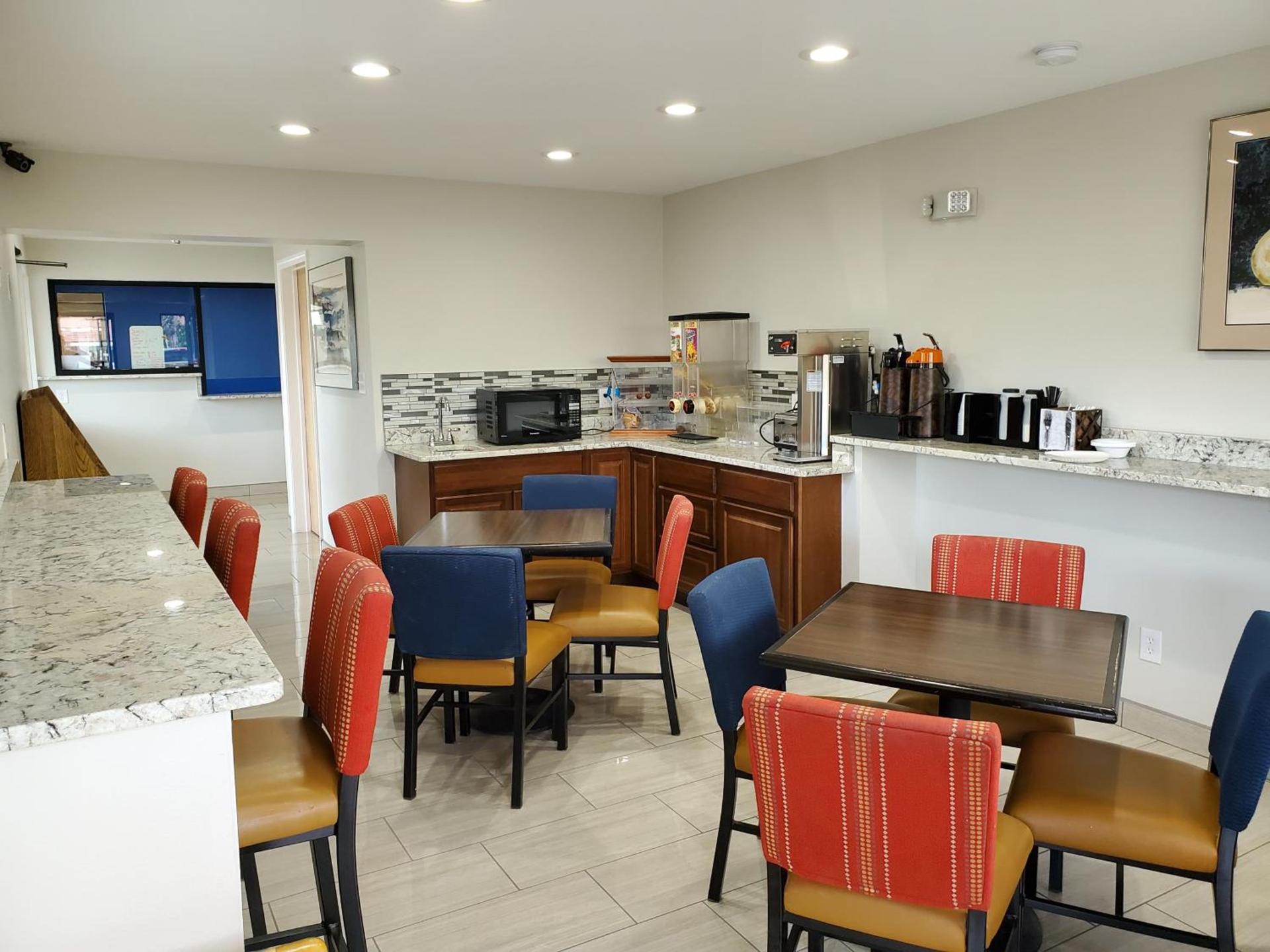 Travelodge by Wyndham Albuquerque West photo 8