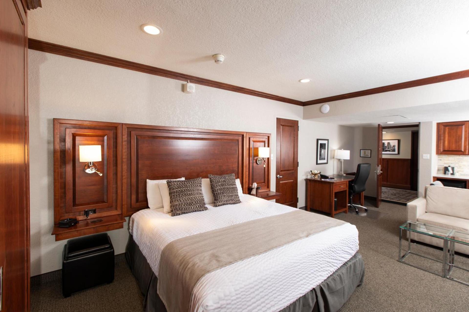 Hillsdale College Dow Hotel and Conference Center photo 21