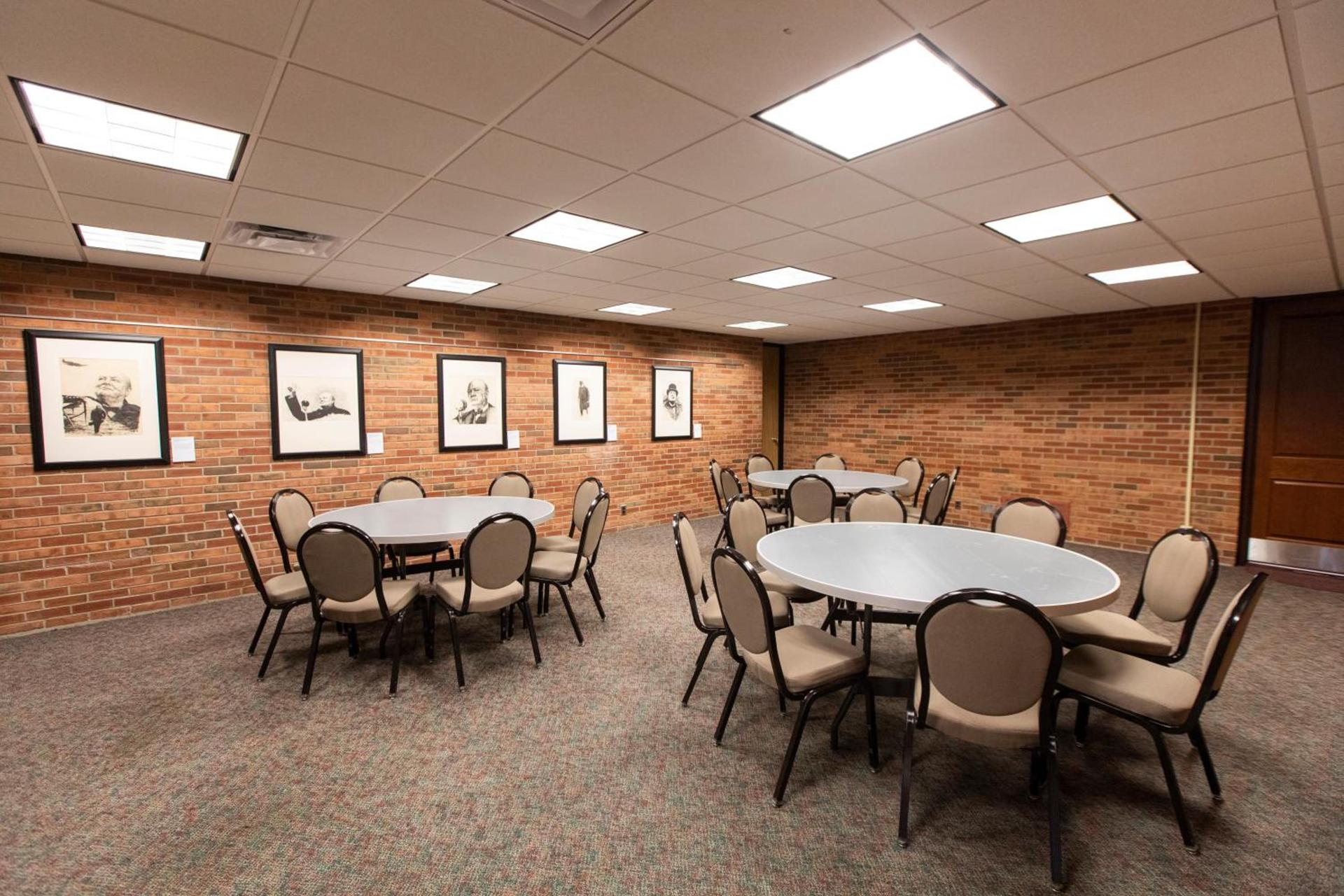 Hillsdale College Dow Hotel and Conference Center photo 16