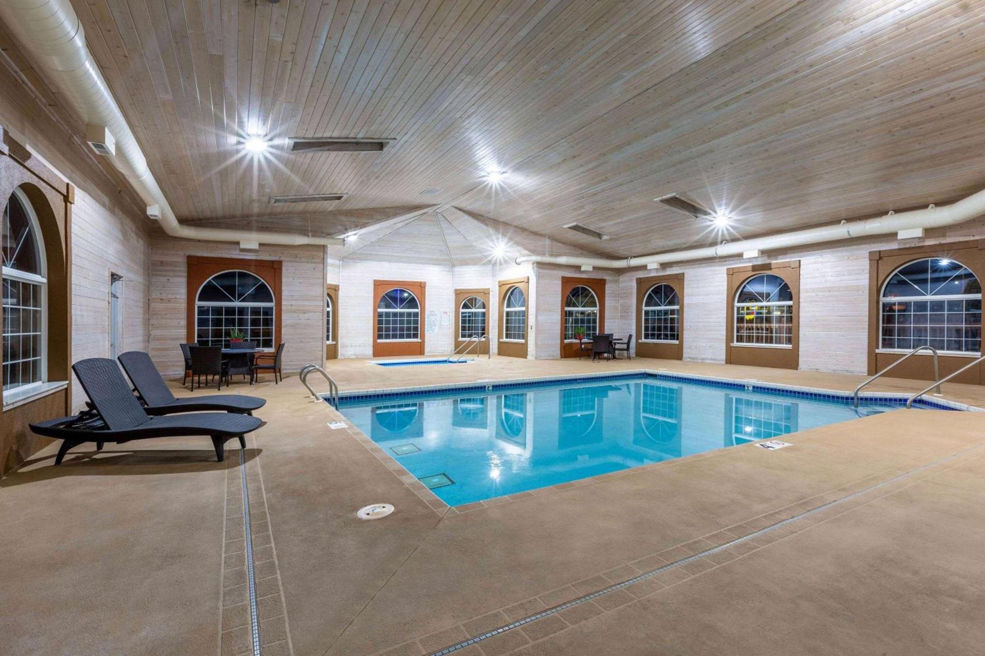 AmericInn by Wyndham Jefferson photo 44