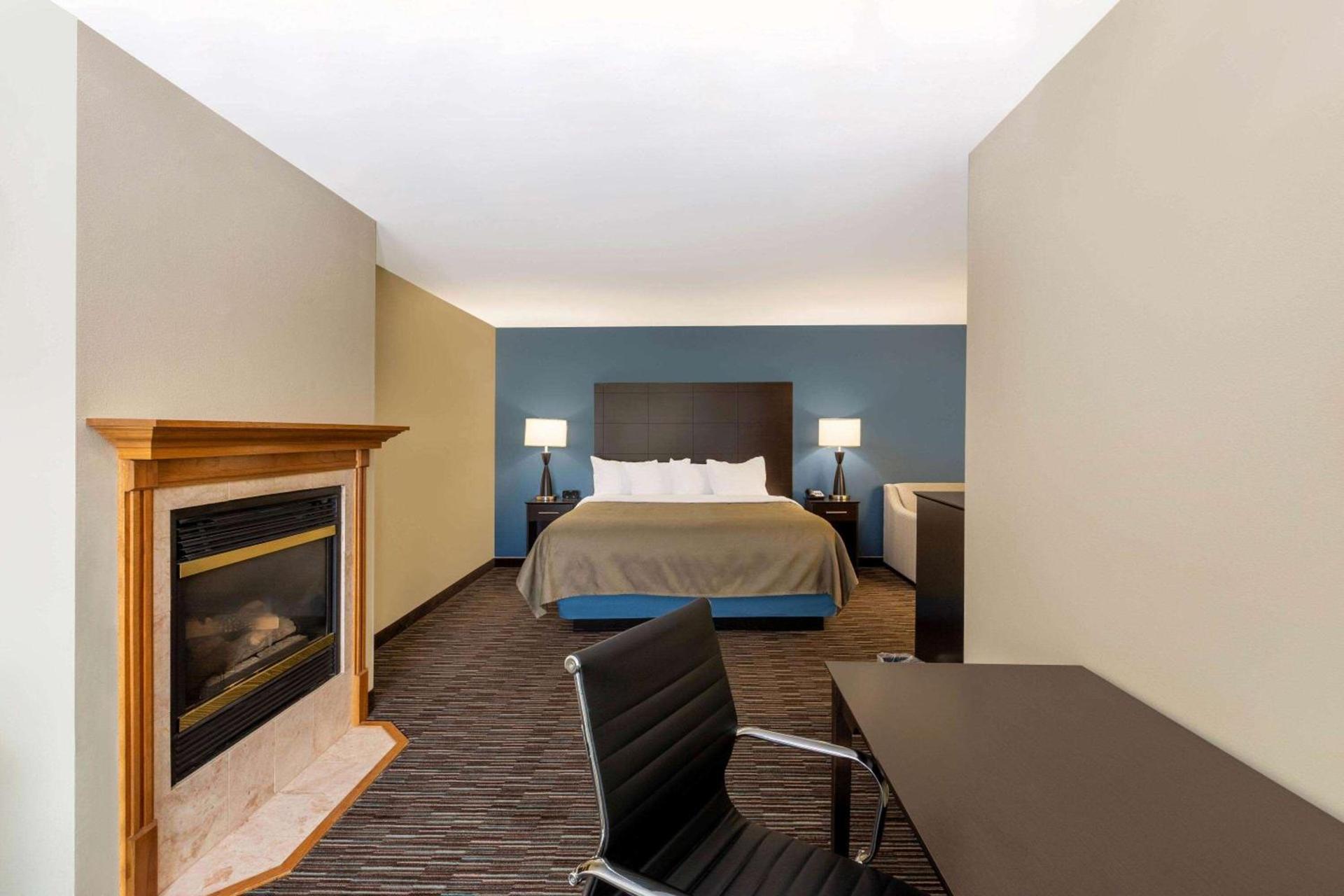 AmericInn by Wyndham Jefferson photo 39