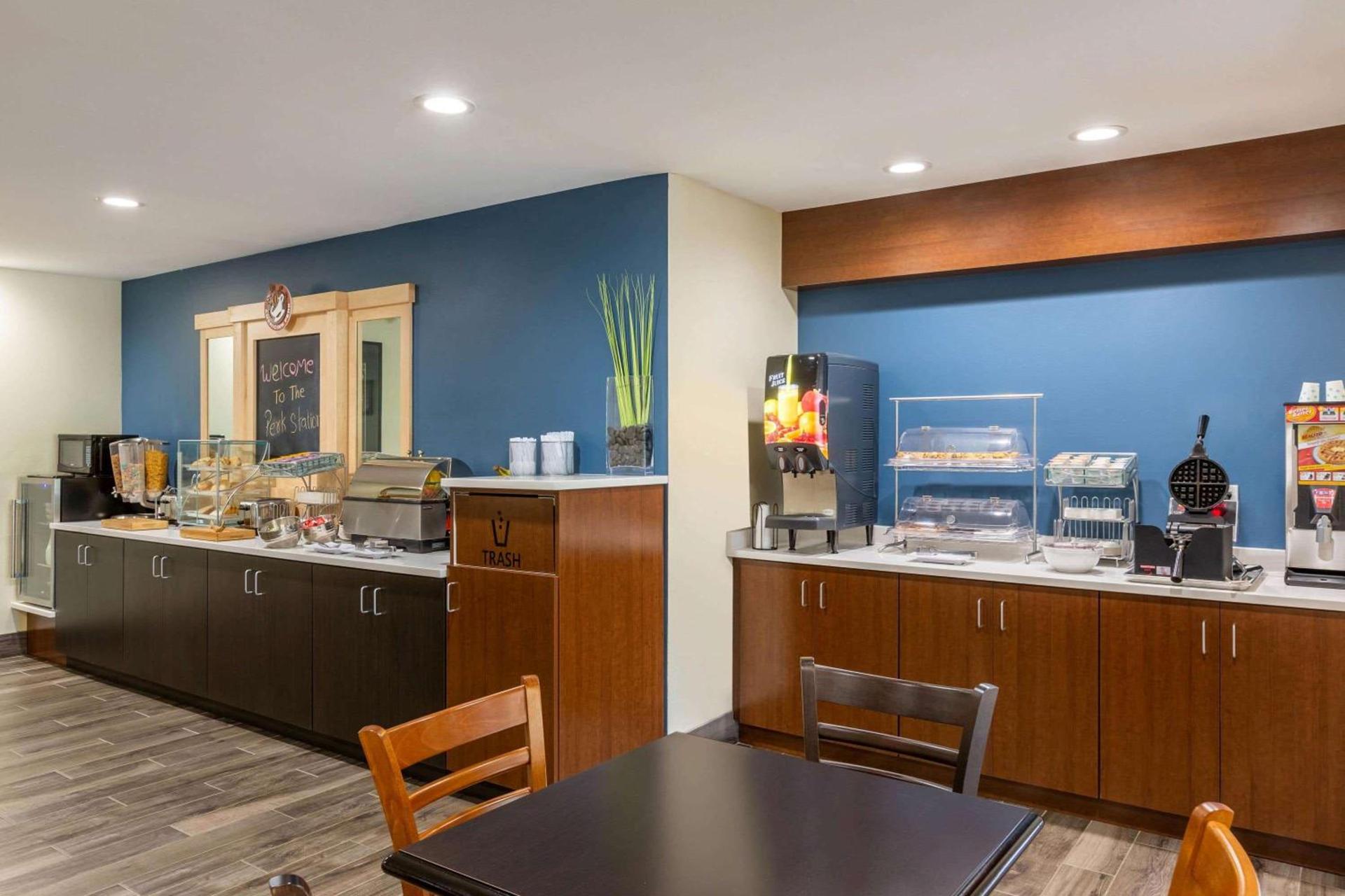 AmericInn by Wyndham Jefferson photo 36