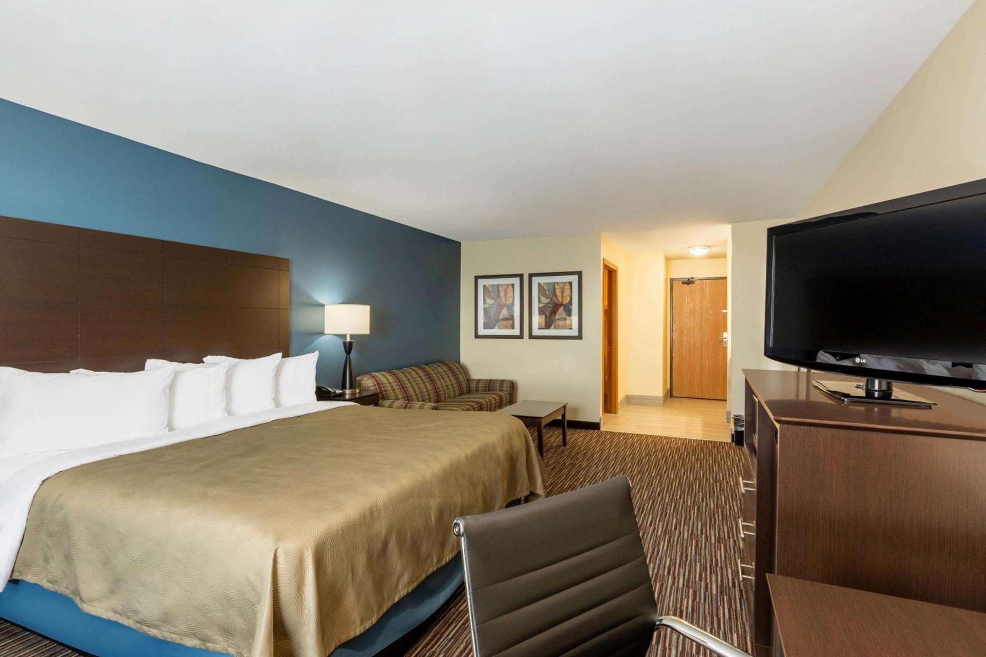 AmericInn by Wyndham Jefferson photo 35