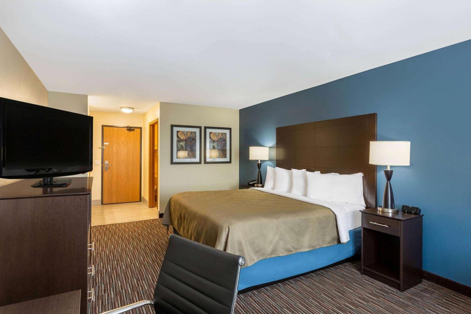 AmericInn by Wyndham Jefferson photo 31