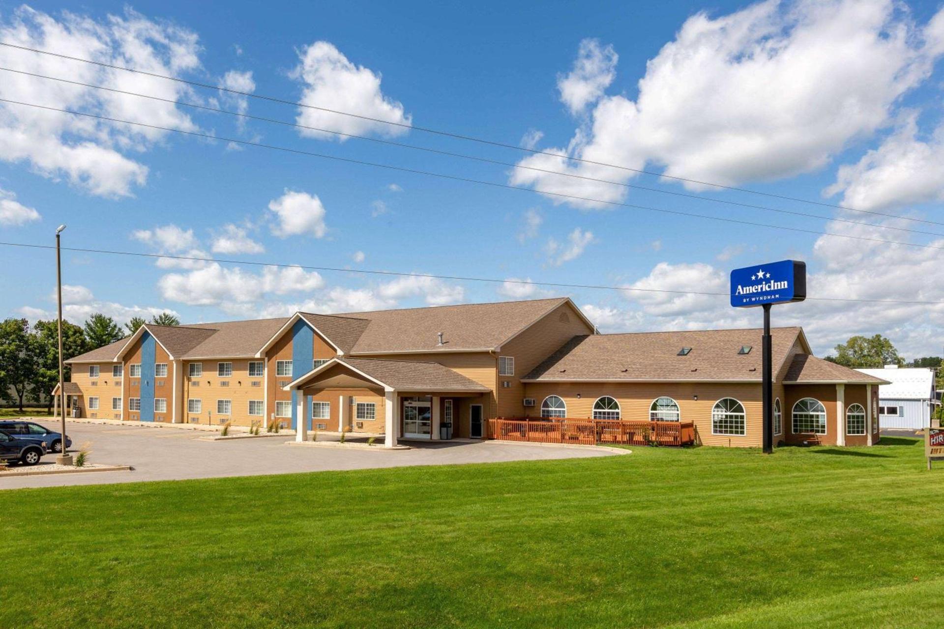 AmericInn by Wyndham Jefferson photo 1