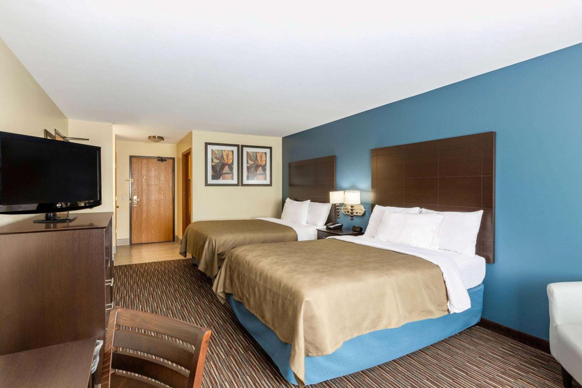 AmericInn by Wyndham Jefferson photo 27