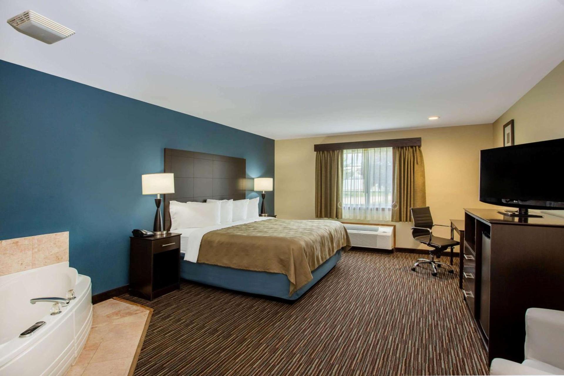 AmericInn by Wyndham Jefferson photo 21