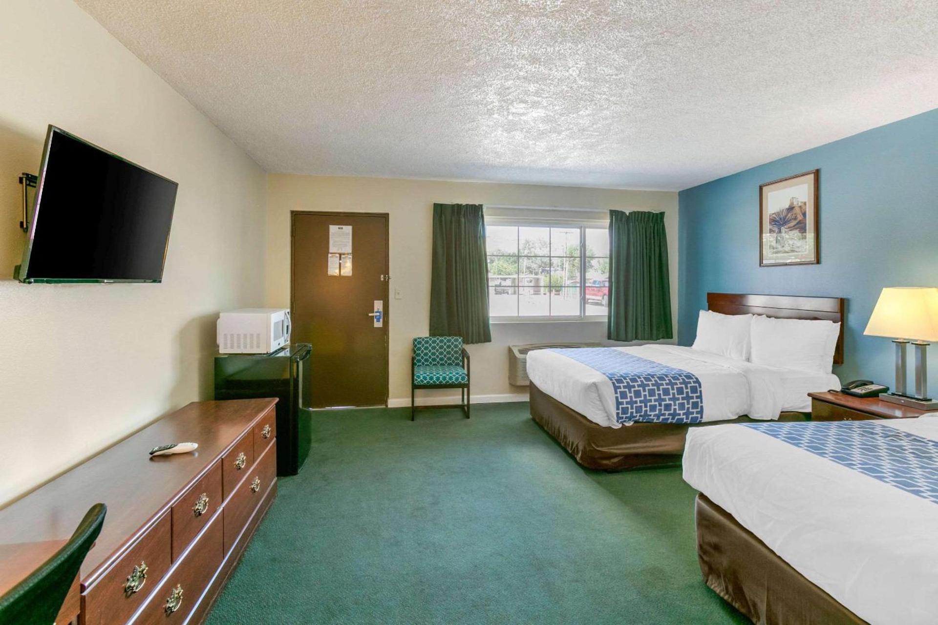Rodeway Inn photo 3