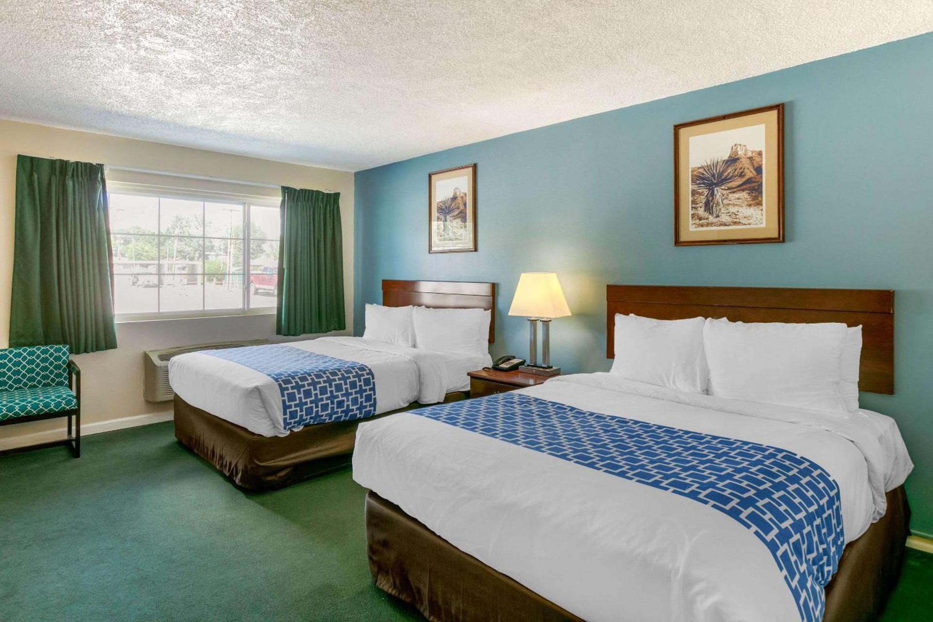 Rodeway Inn photo 4