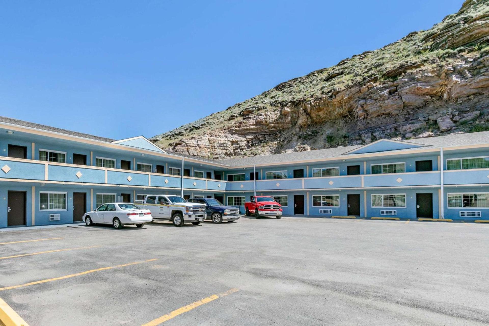 Rodeway Inn photo 8