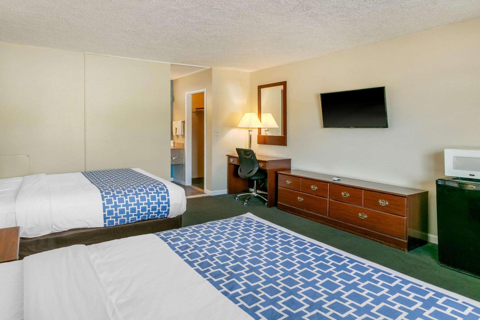Rodeway Inn photo 21