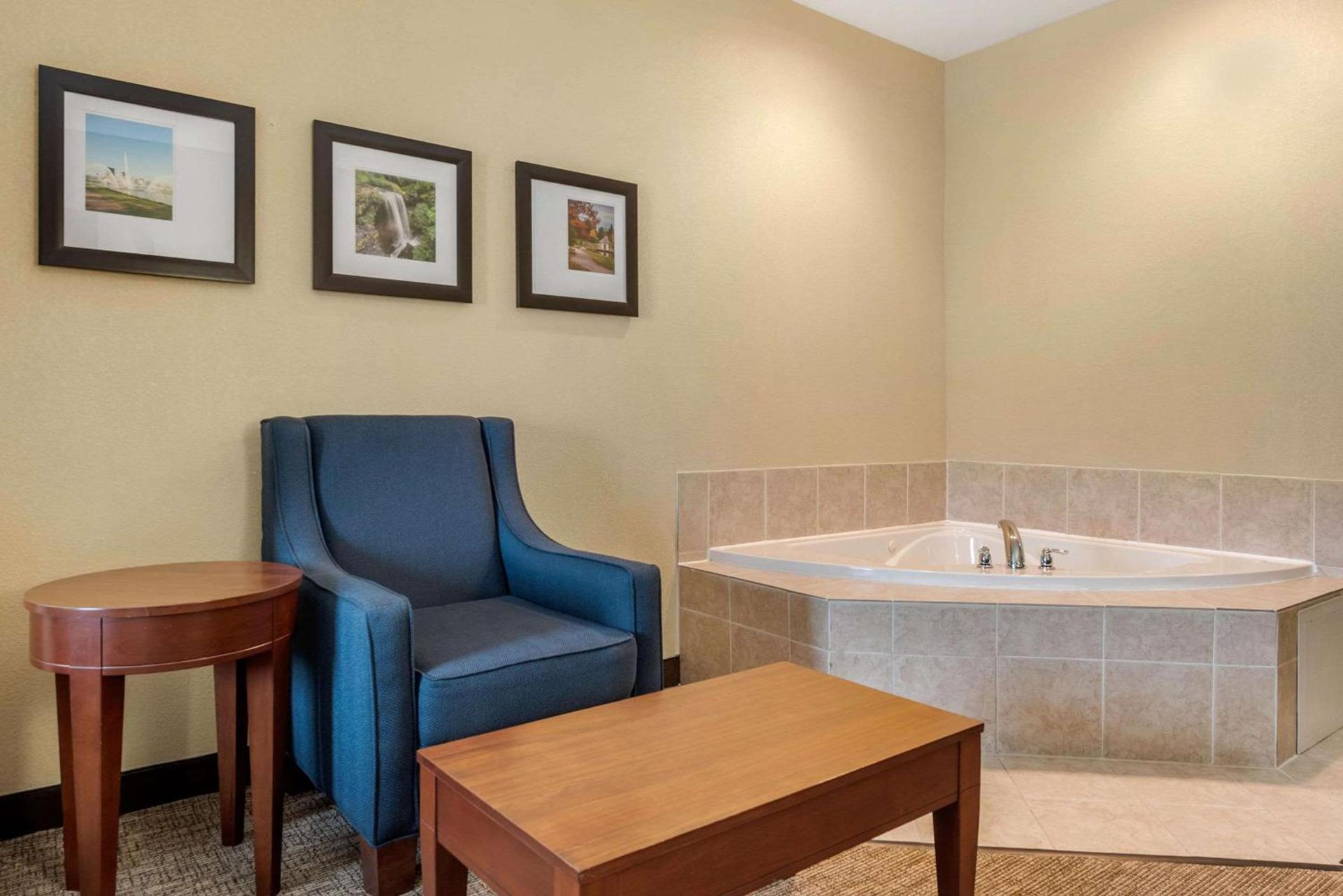 Comfort Suites Dayton-Wright Patterson photo 15