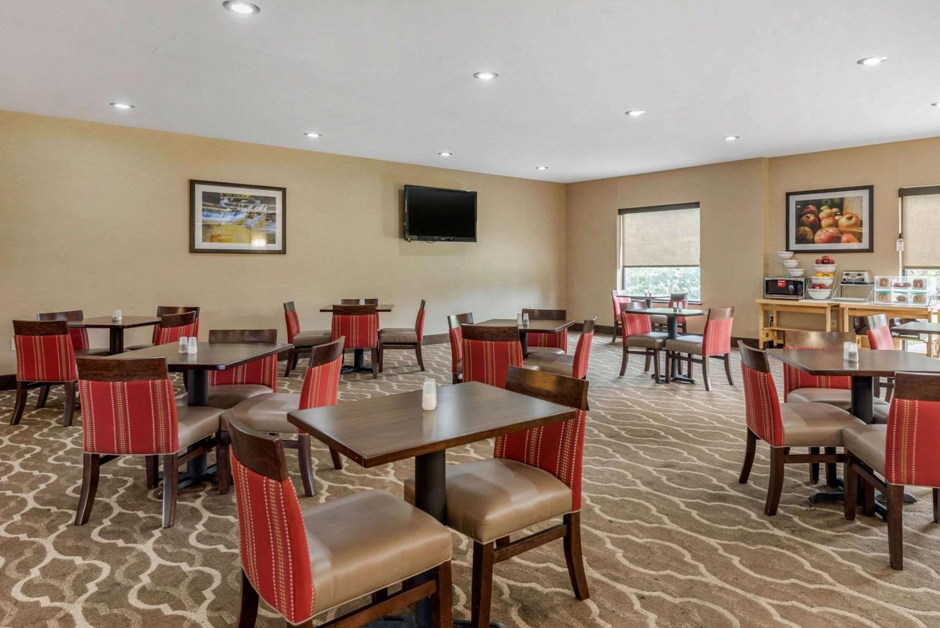 Comfort Suites Dayton-Wright Patterson photo 28