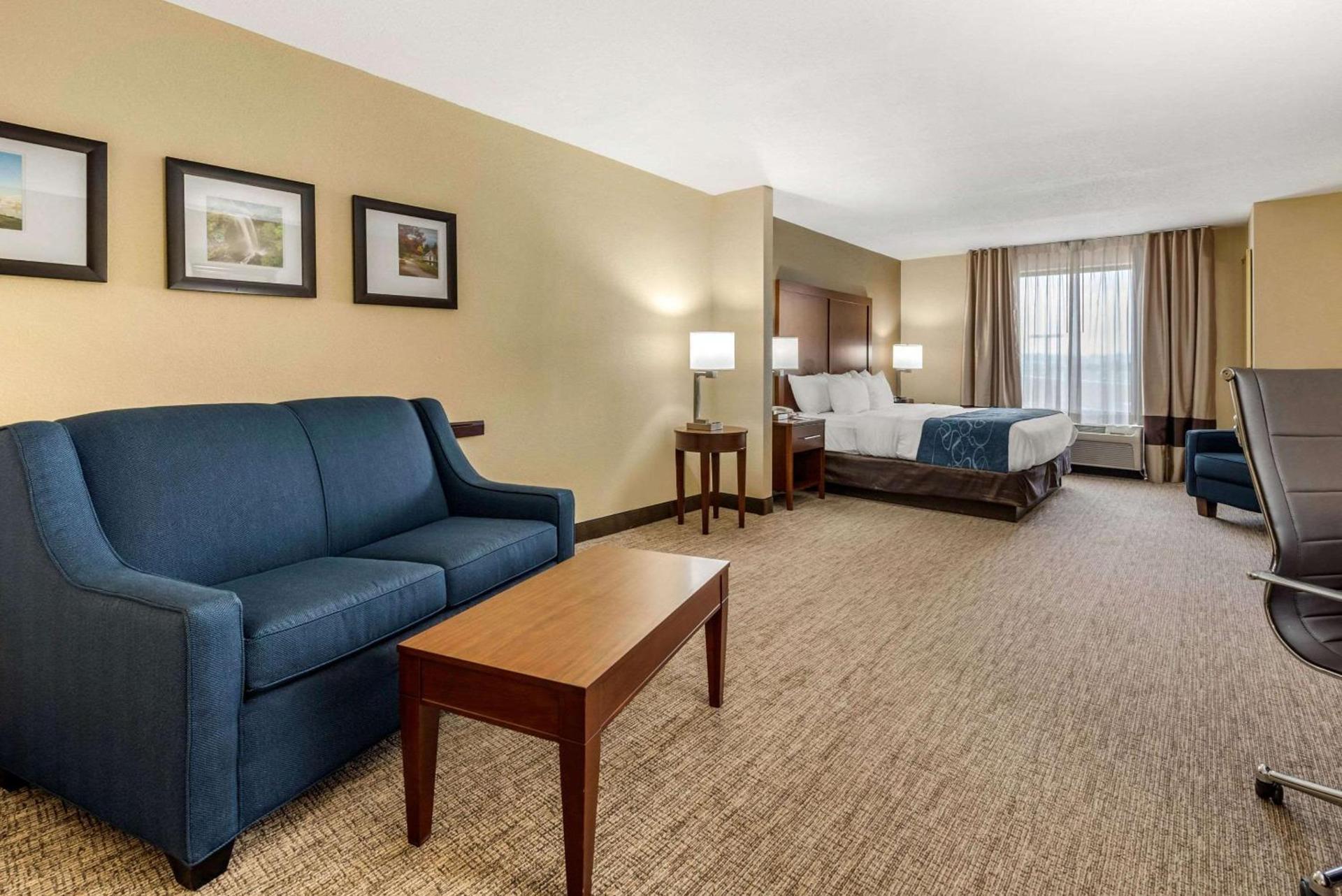 Comfort Suites Dayton-Wright Patterson photo 11