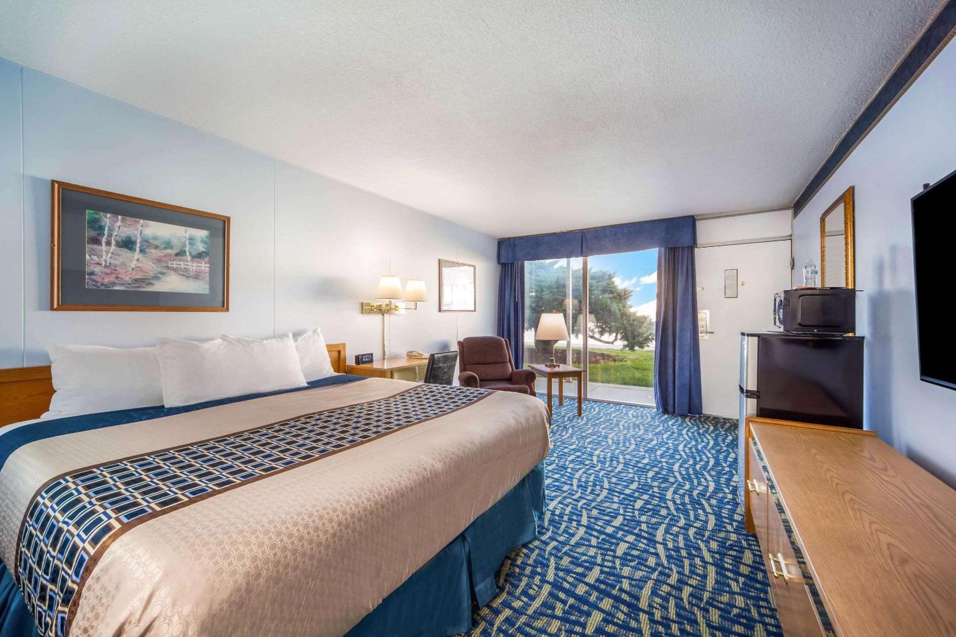 Hospitality Inn photo 22