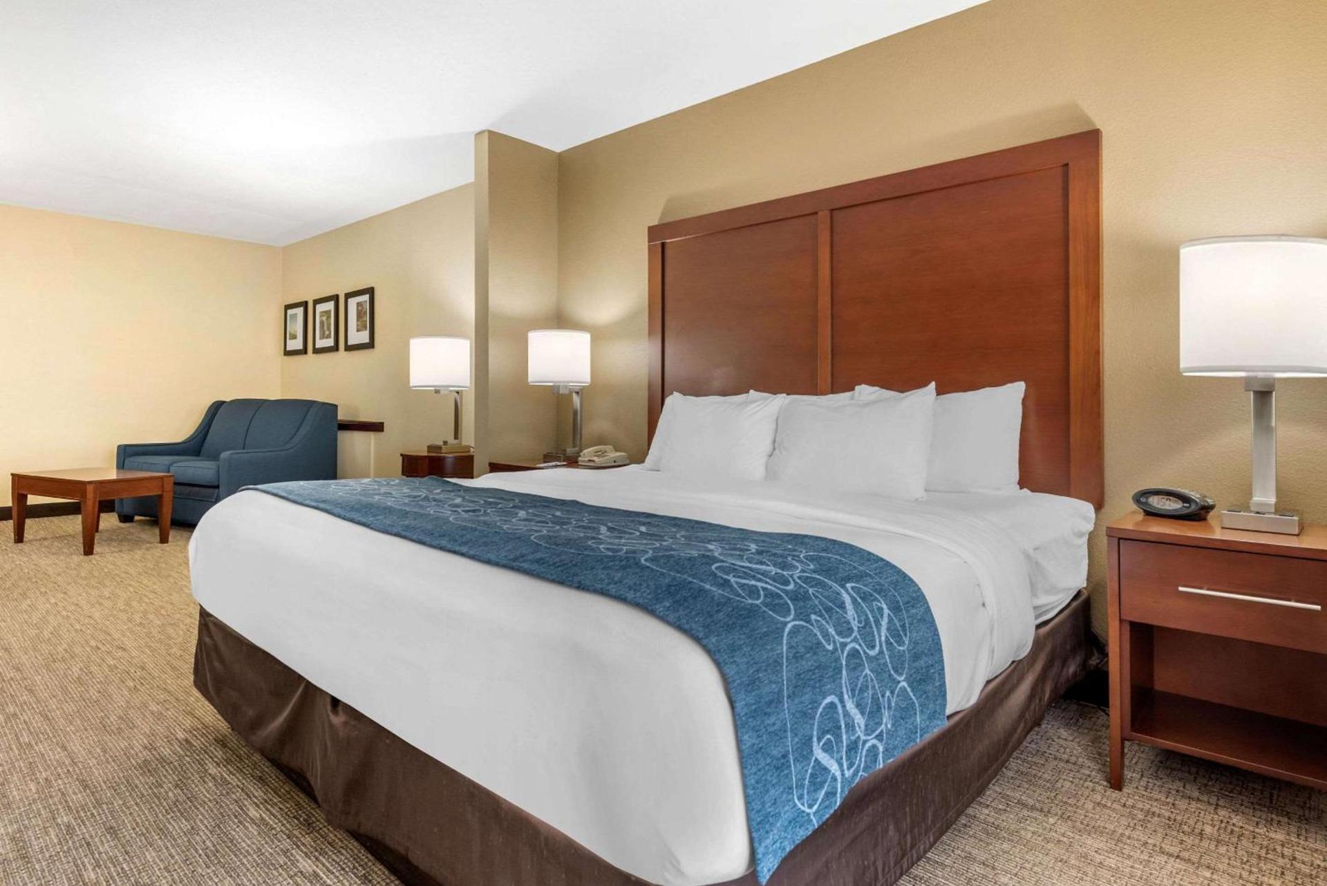 Comfort Suites Dayton-Wright Patterson photo 8