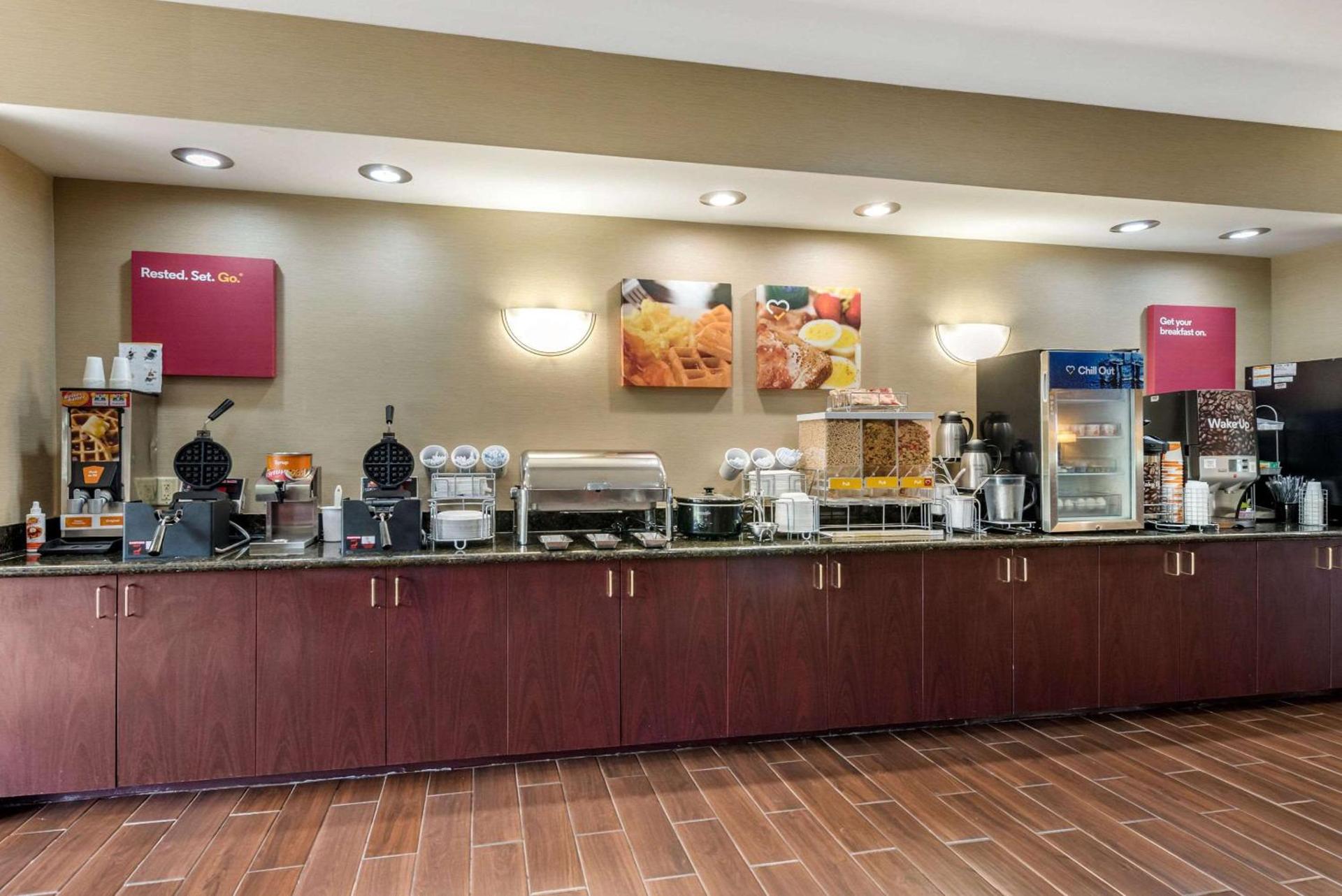 Comfort Suites Dayton-Wright Patterson photo 27