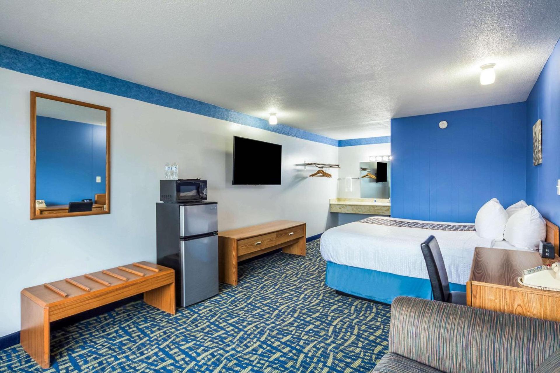 Hospitality Inn photo 14