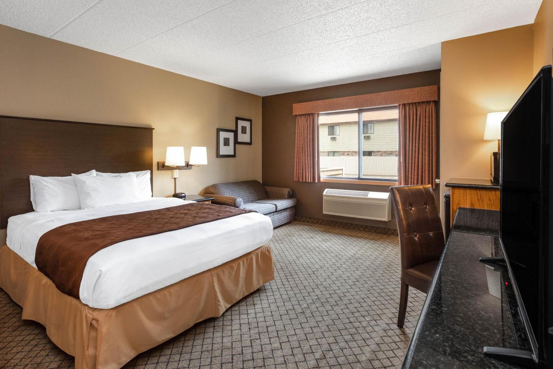 AmericInn by Wyndham Hartford WI photo 20