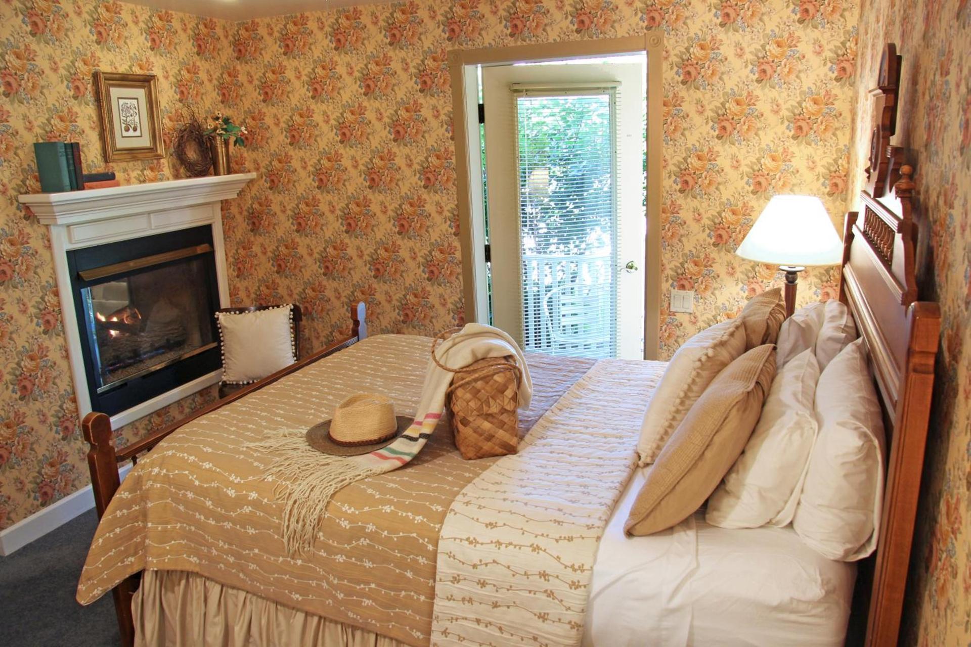 Eagle Harbor Inn photo 59