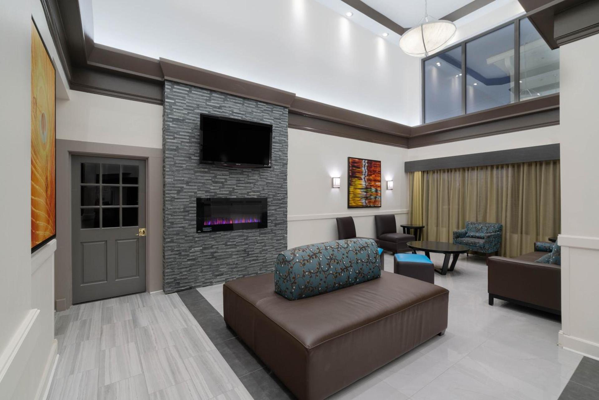 Wingate by Wyndham Memphis East photo 2