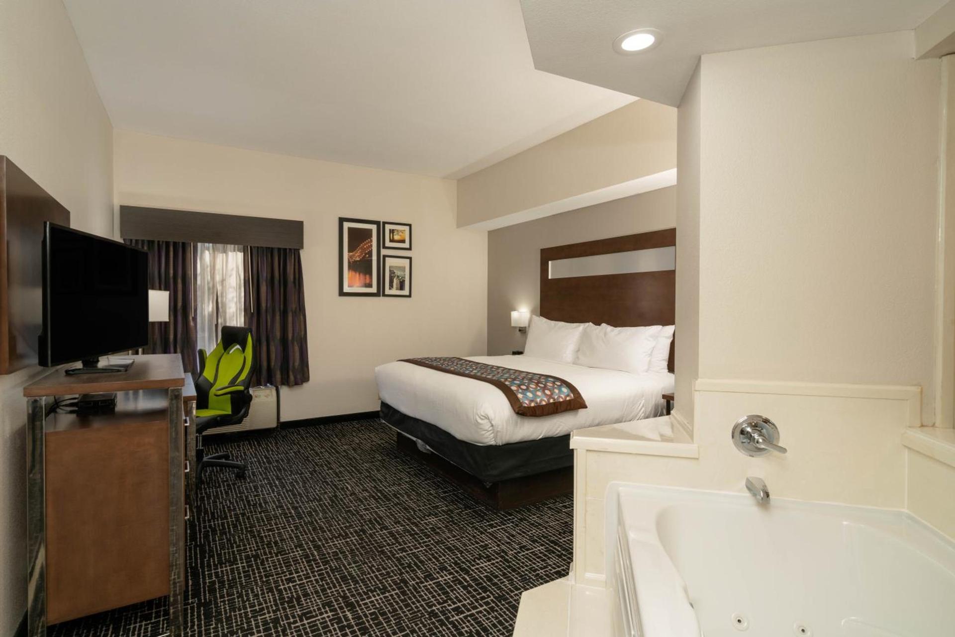 Wingate by Wyndham Memphis East photo 7