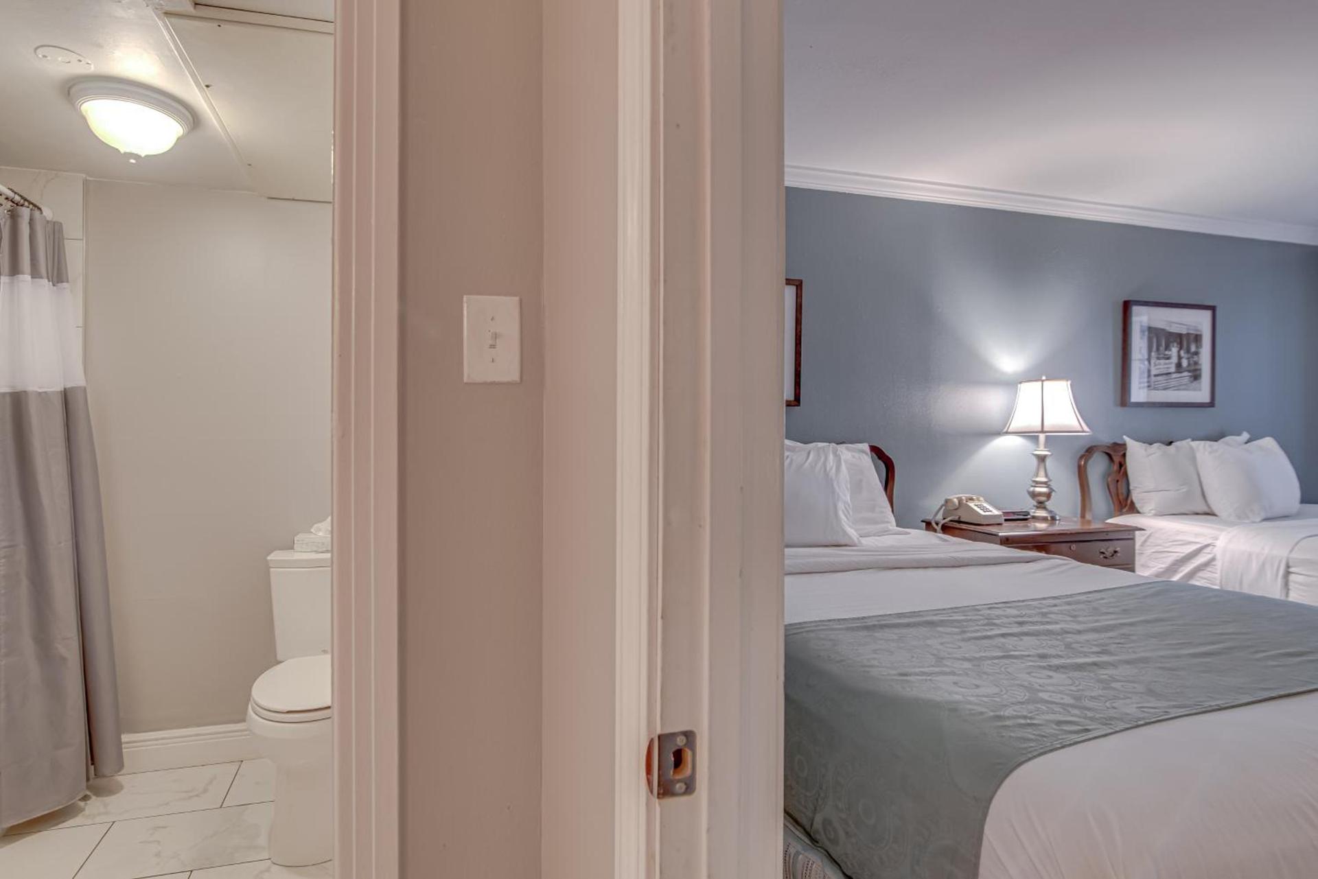 Malaga Inn photo 39