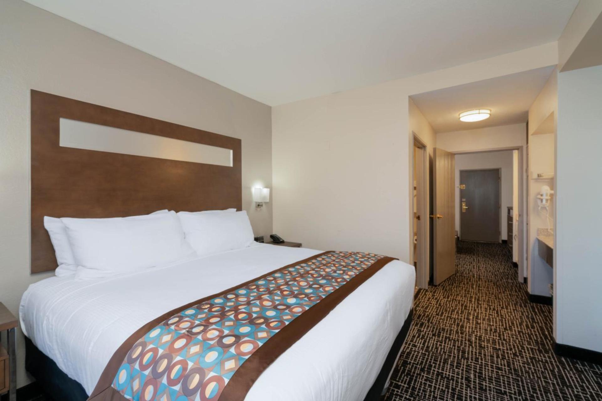 Wingate by Wyndham Memphis East photo 13