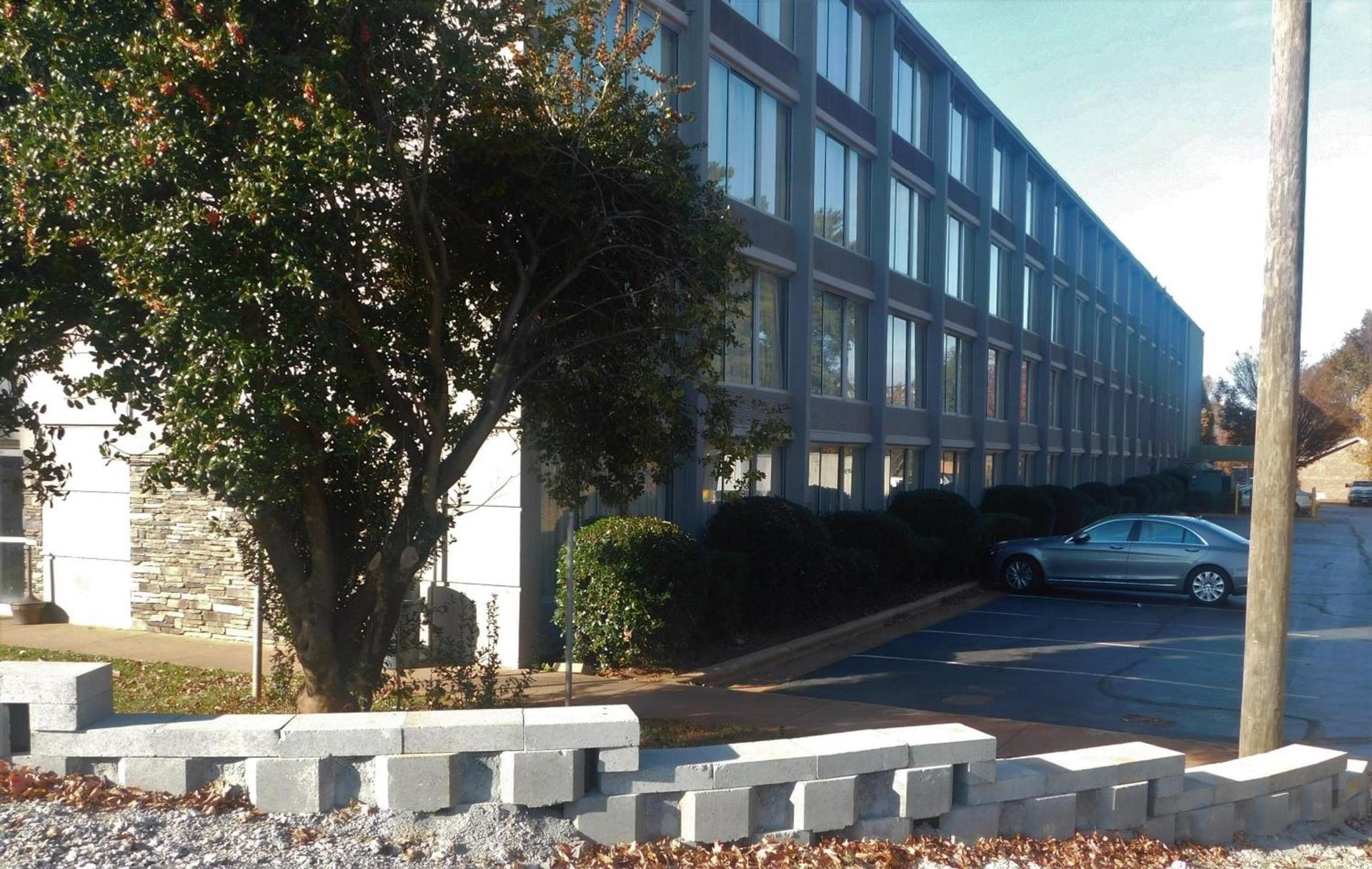 Wyndham Garden Greensboro photo 6