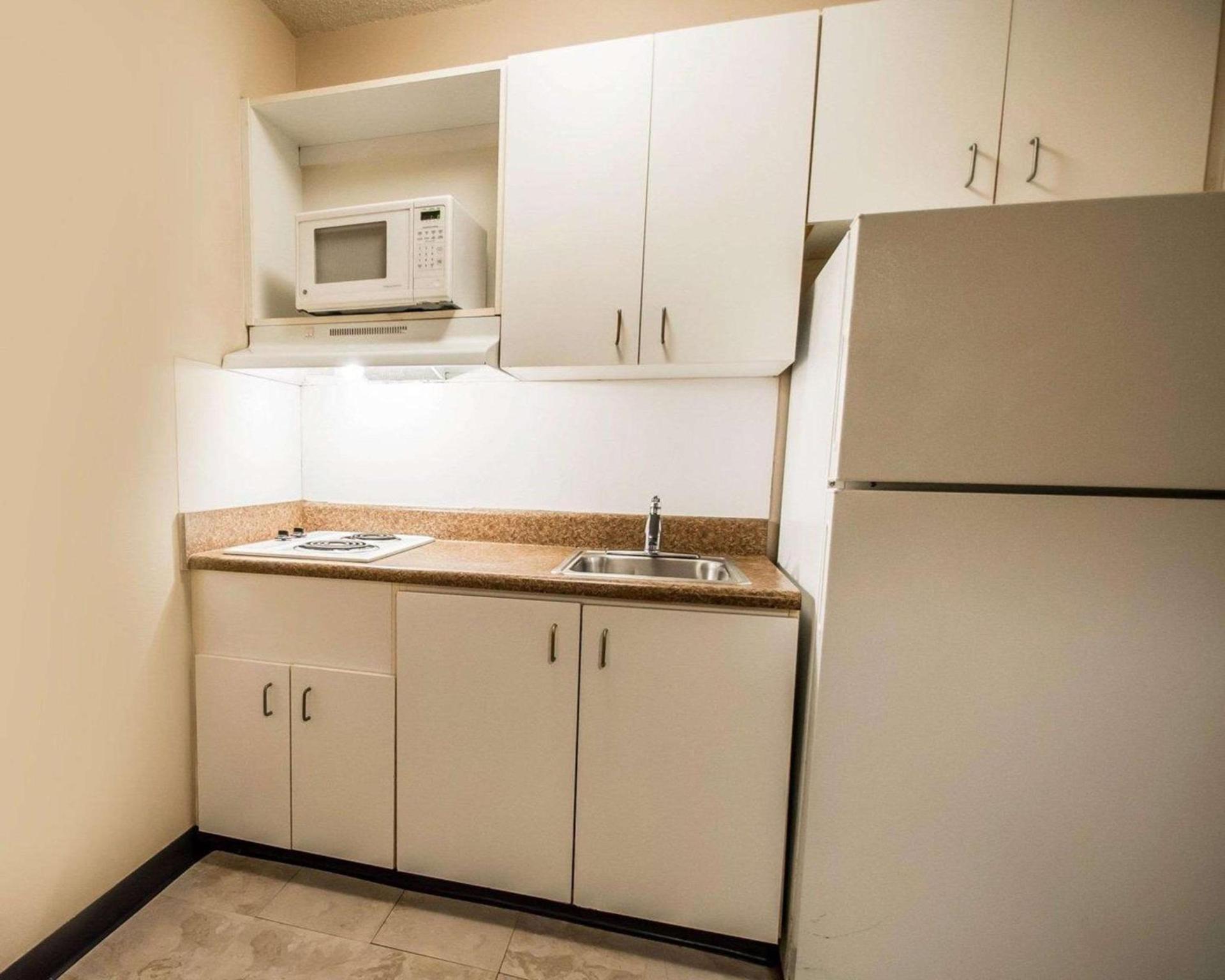 Tampa Bay Extended Stay - Airport photo 23