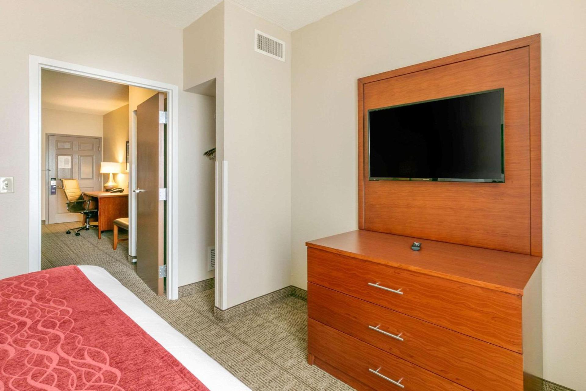 Comfort Inn & Suites Nashville Franklin Cool Springs photo 22