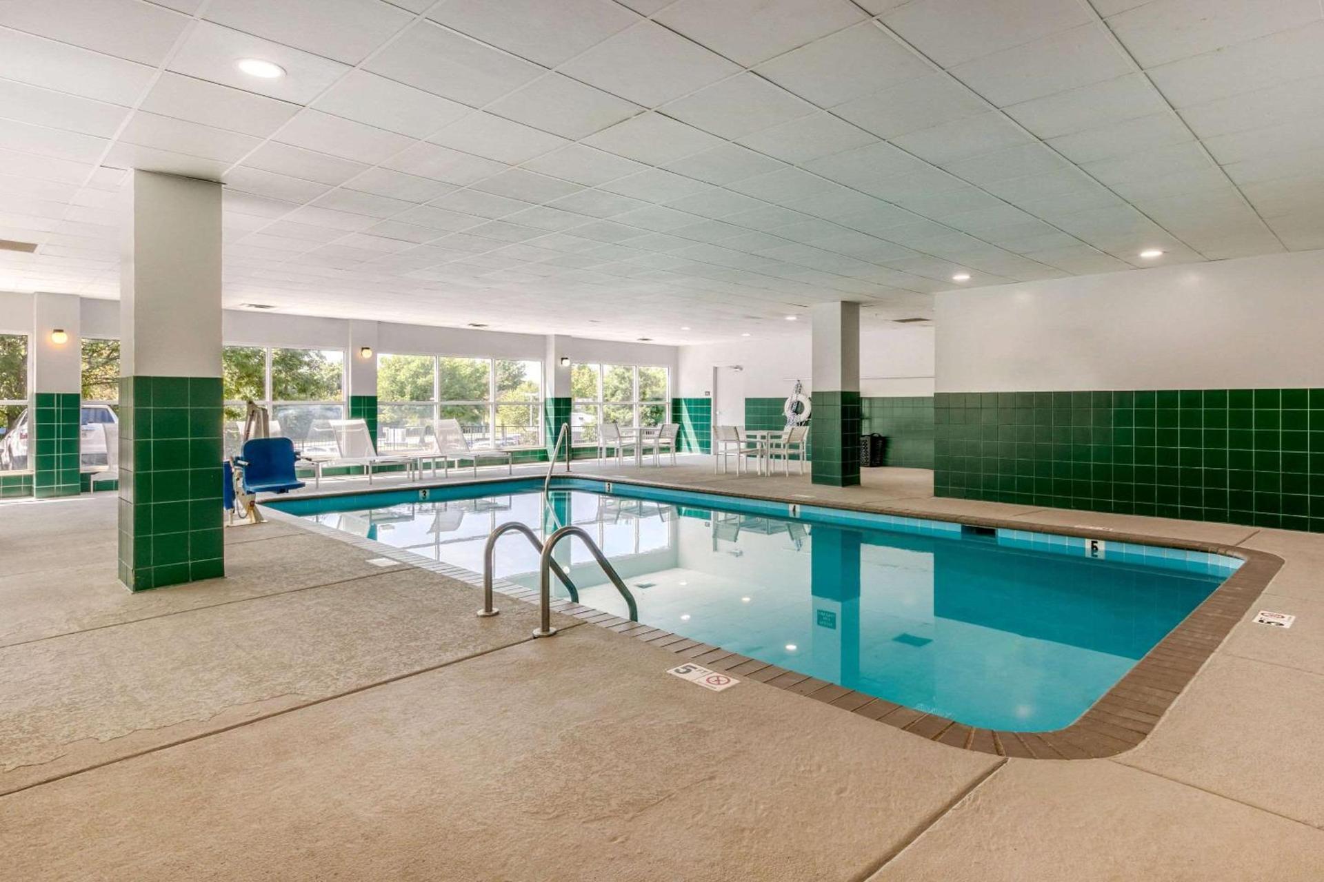 Comfort Inn & Suites Nashville Franklin Cool Springs photo 24