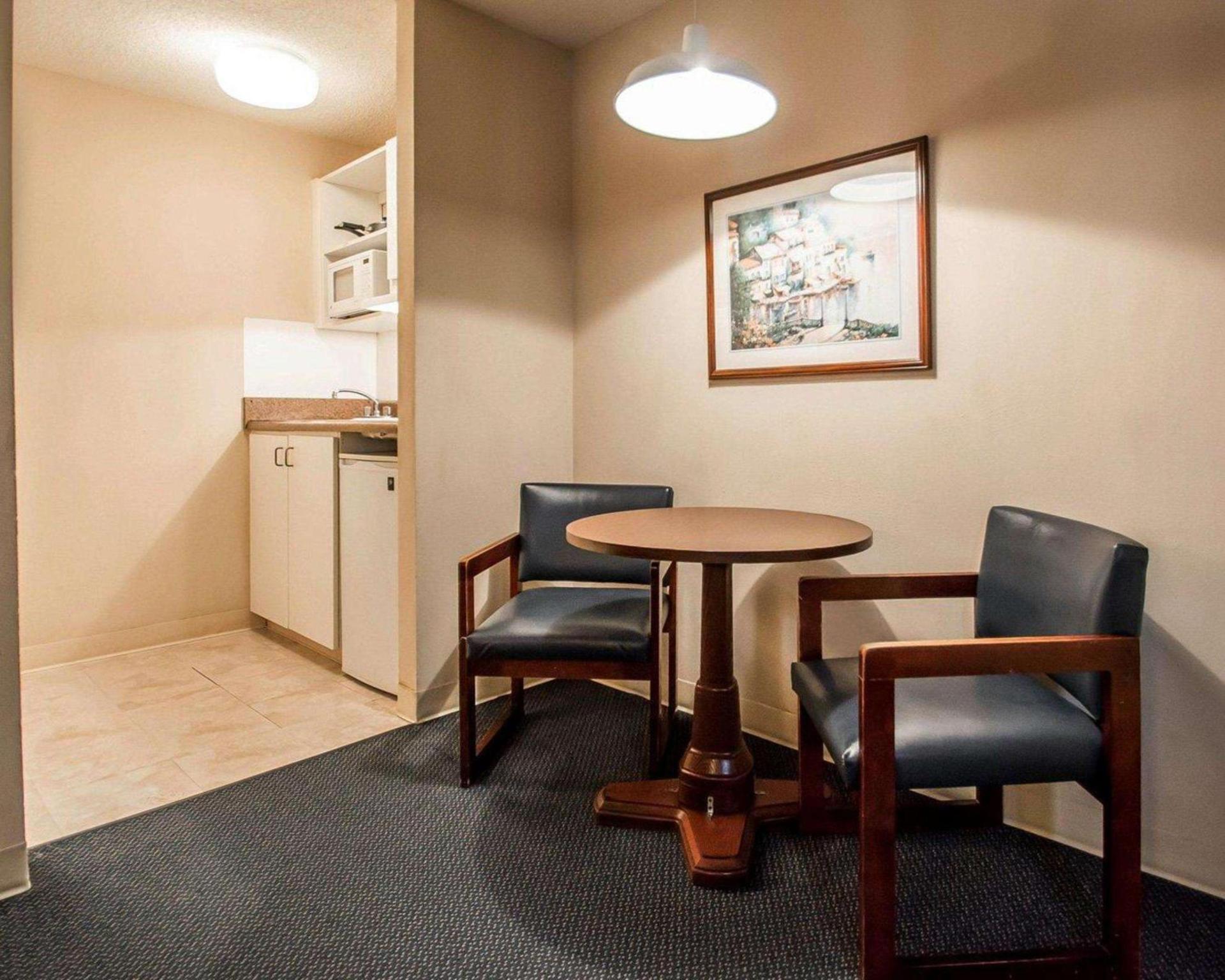 Tampa Bay Extended Stay - Airport photo 13