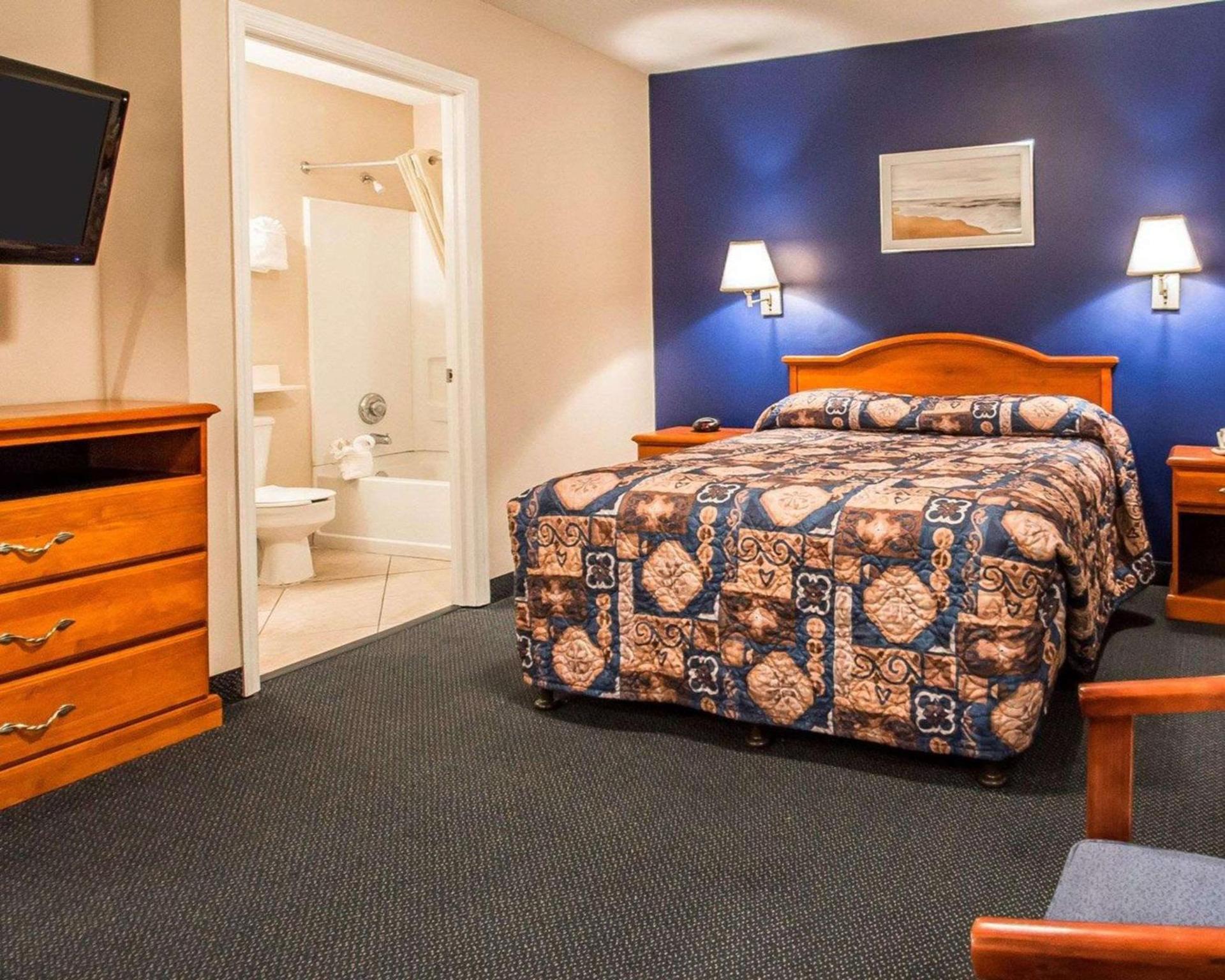 Tampa Bay Extended Stay - Airport photo 17
